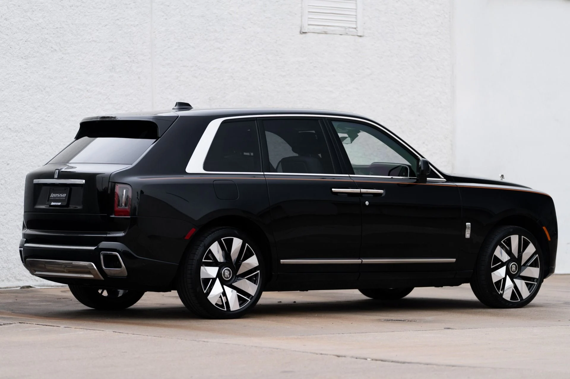 mph006_900382459_Used_2026_Rolls_Royce_Cullinan_1765925177_484e007e92