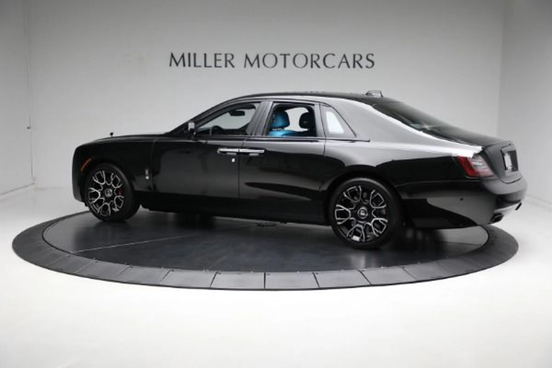 mph006_901209392_Used_2024_Rolls_Royce_Black_Badge_Ghost_02a0c84ad5