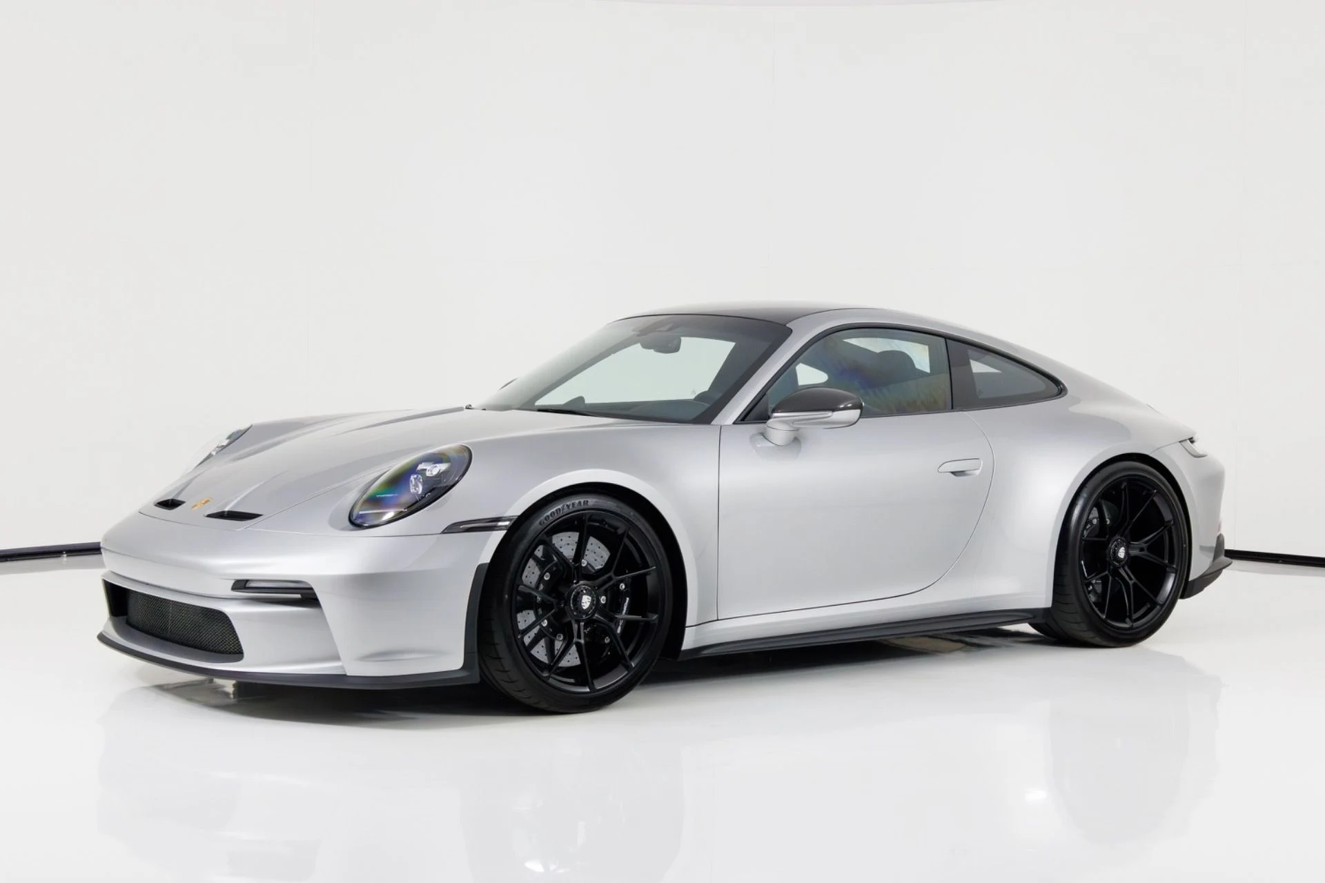 mph006_906682664_Used_2022_Porsche_911_GT_3_Touring_1772748832_357db00df0