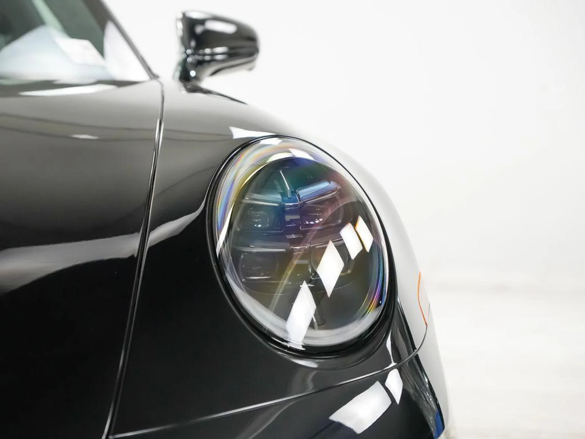 mph006_909009773_G_Ruh_Kwe_XA_9tbl21ao_0epu_FG_7_HU_55609fe13b