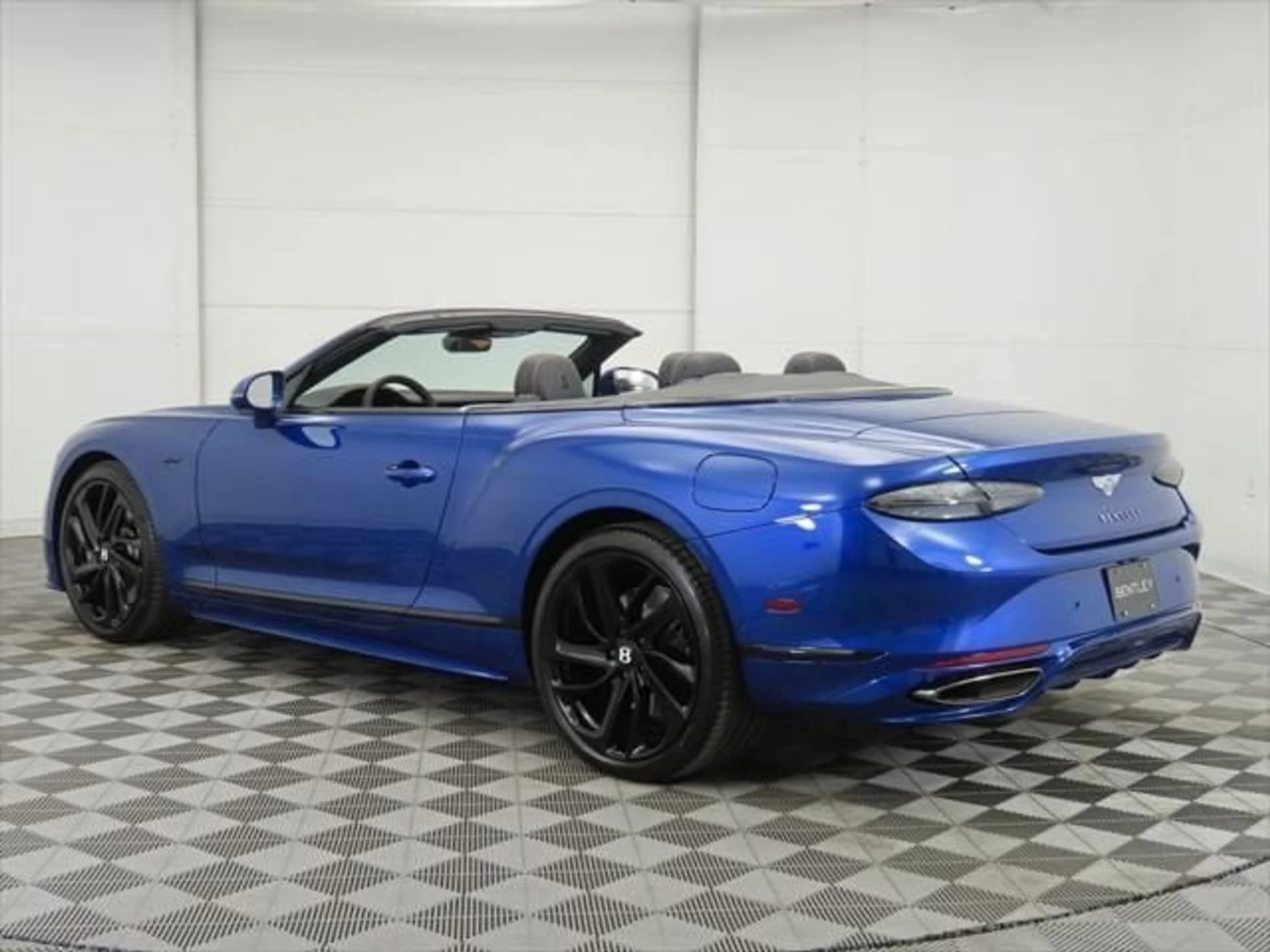 mph006_910794603_new_2025_bentley_continental_gtspeedconvertible_8119_22891450_7_640_9bffe53d86