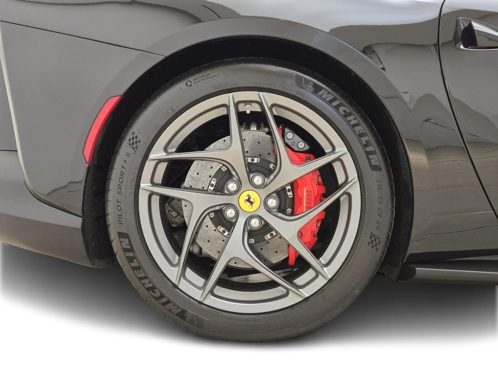 mph006_91283257_Used_2020_Ferrari_812_Superfast_1765003229_ee61a429dd