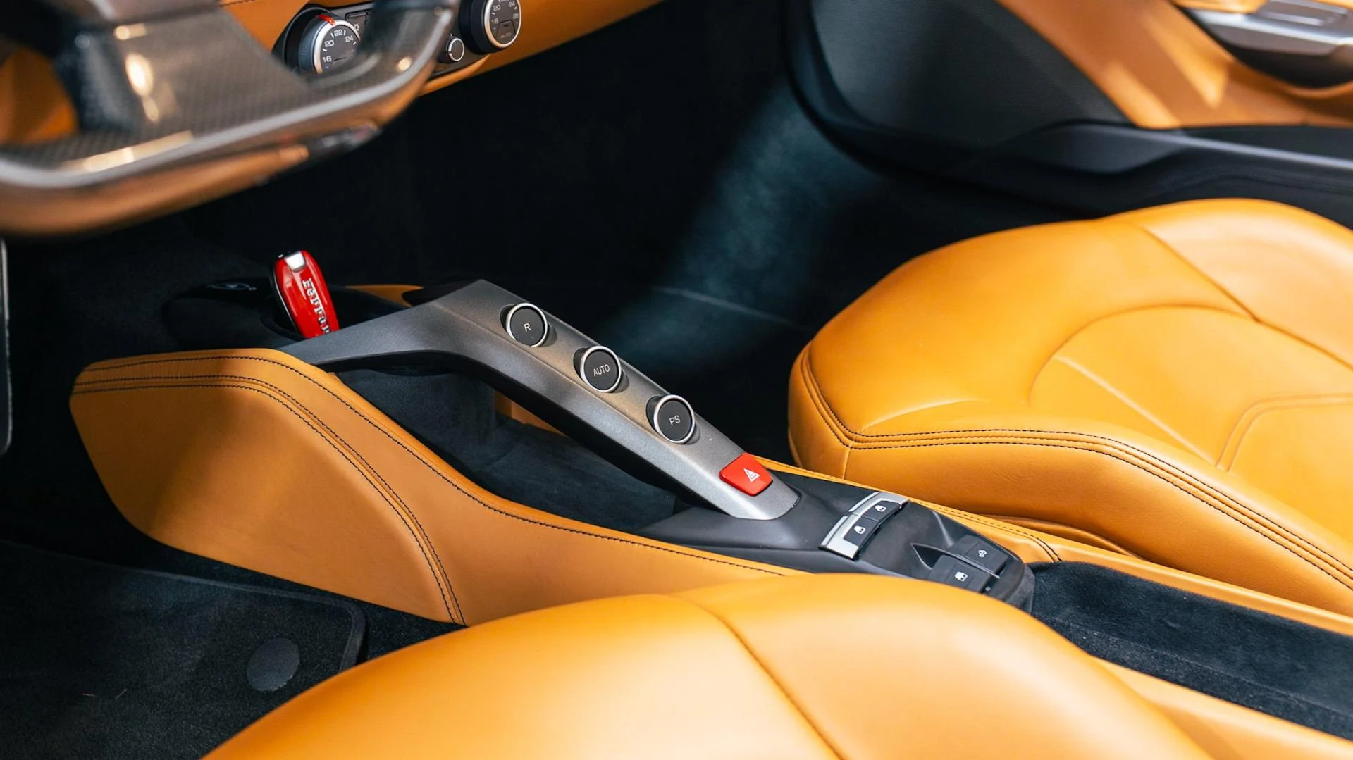 mph006_930192130_Used_2018_Ferrari_488_Spider_Base_1791984158_465ea8c7c4