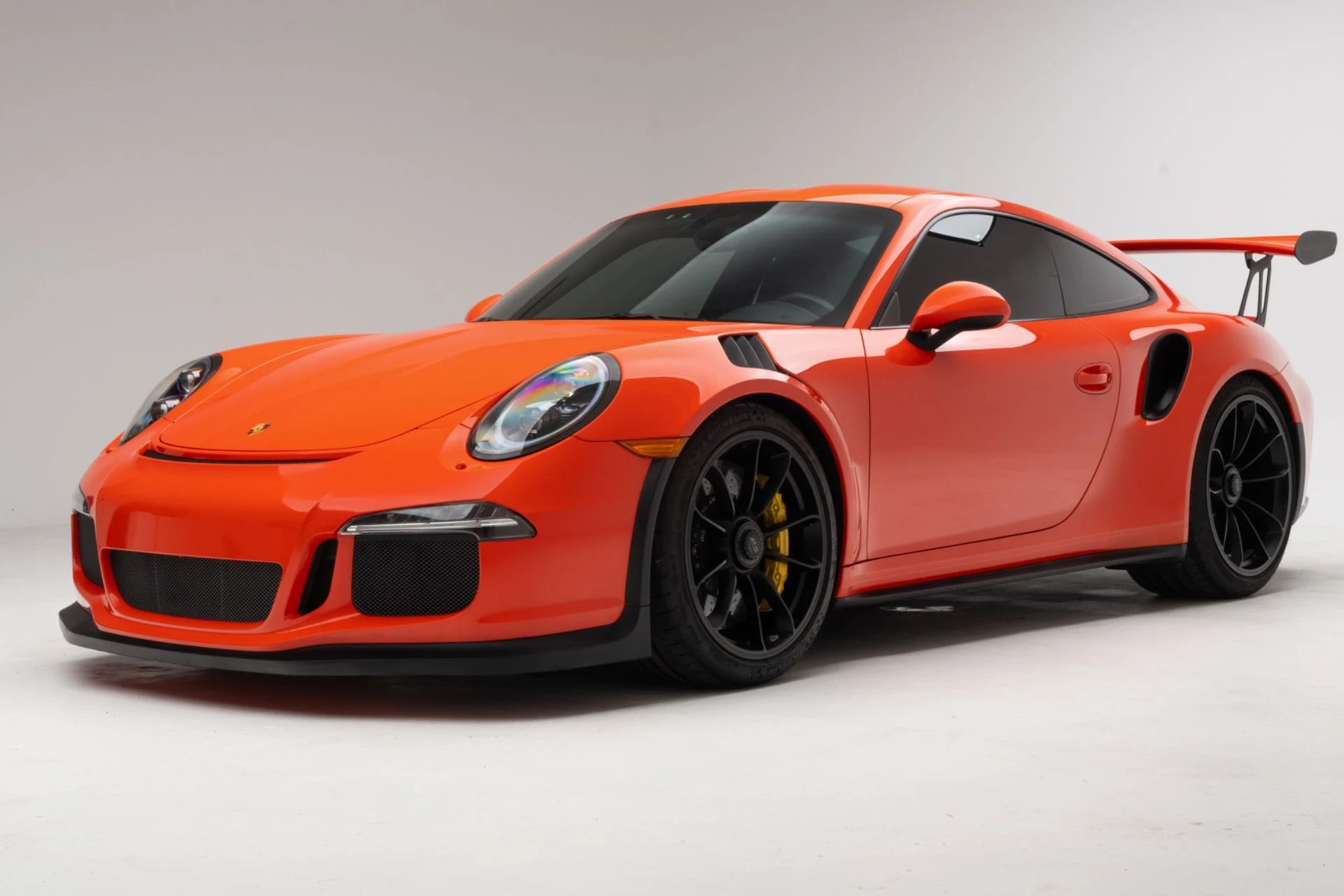 mph006_931565445_Used_2016_Porsche_911_GT_3_RS_1790180377_58764f3e1f
