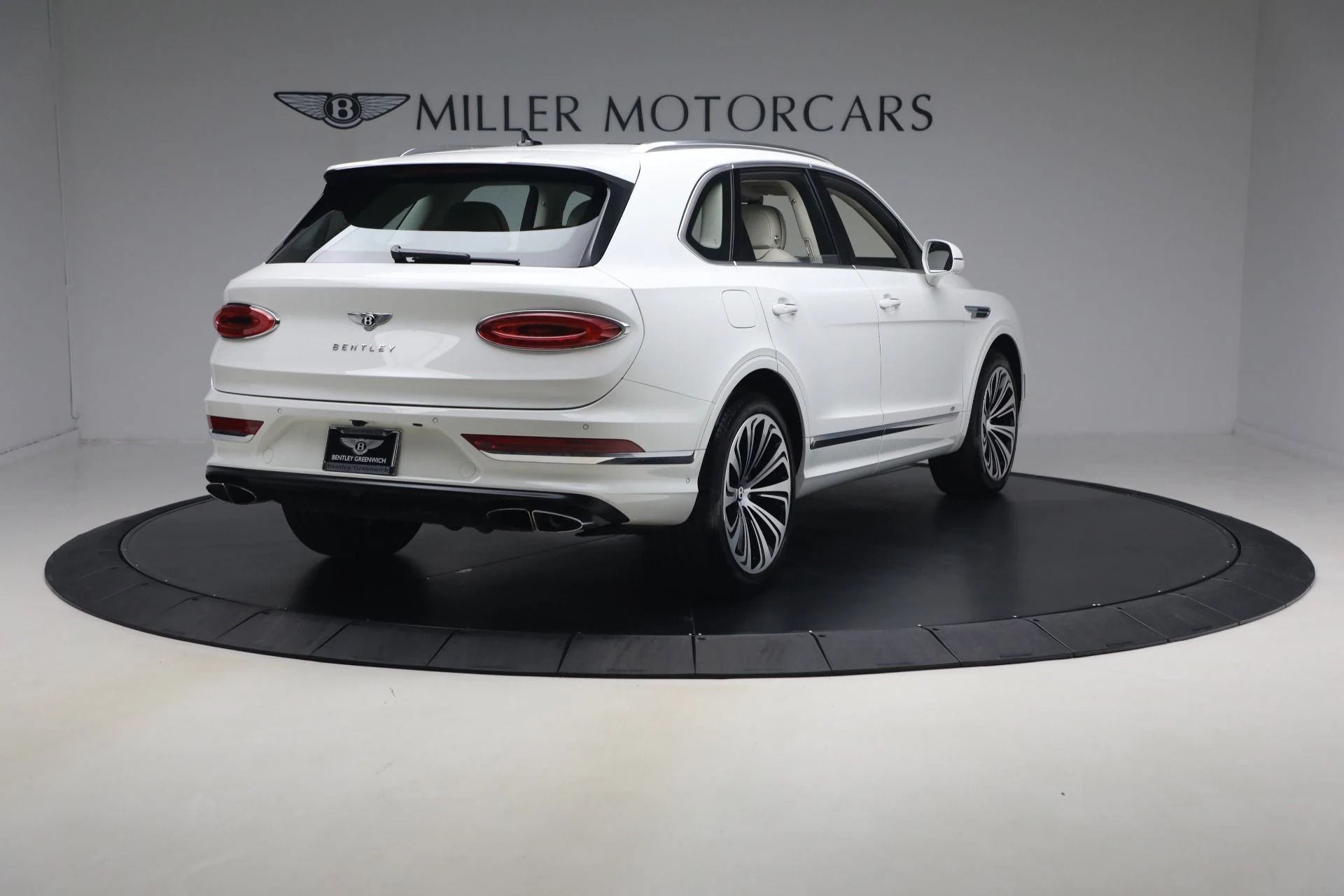 mph006_938560826_Used_2022_Bentley_Bentayga_V8_1777753010_1562e6c2df