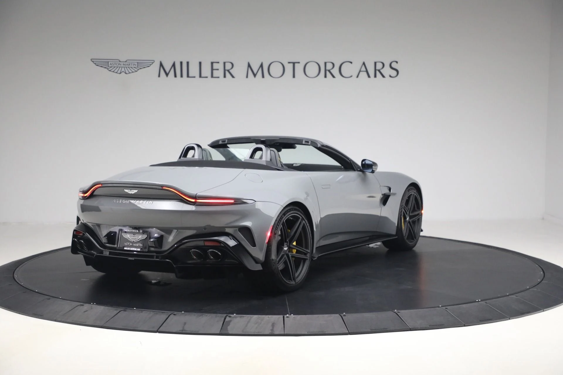mph006_944449532_New_2026_Aston_Martin_Vantage_Roadster_1790027458_55ba8f11f0