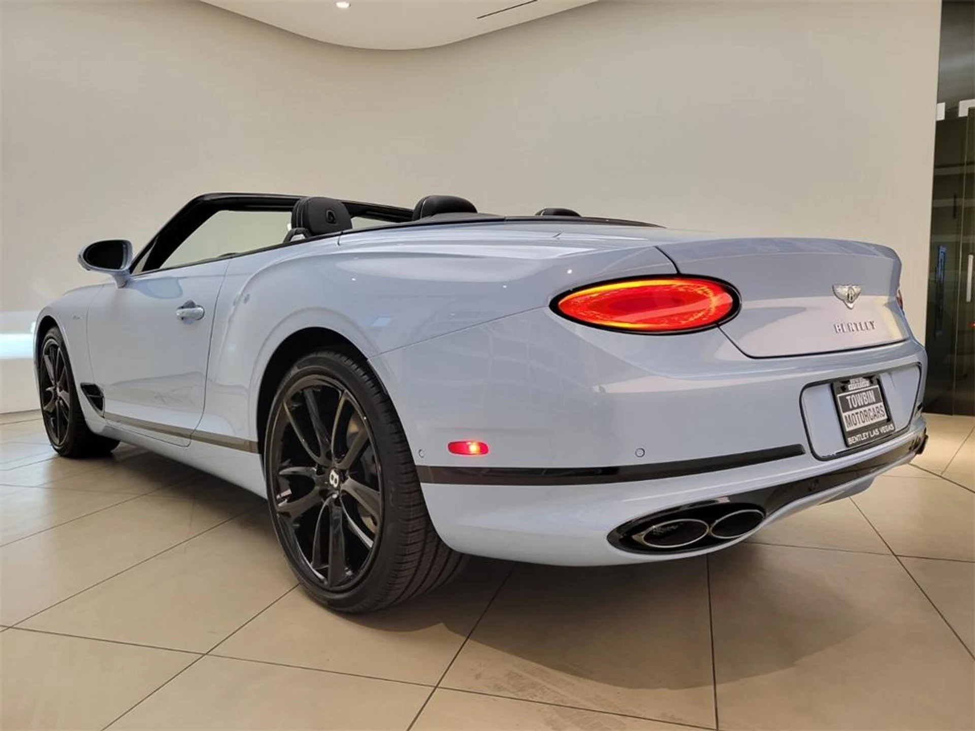 mph006_955797045_Used_2023_Bentley_Continental_GT_V8_1715721737_92a357cfe4