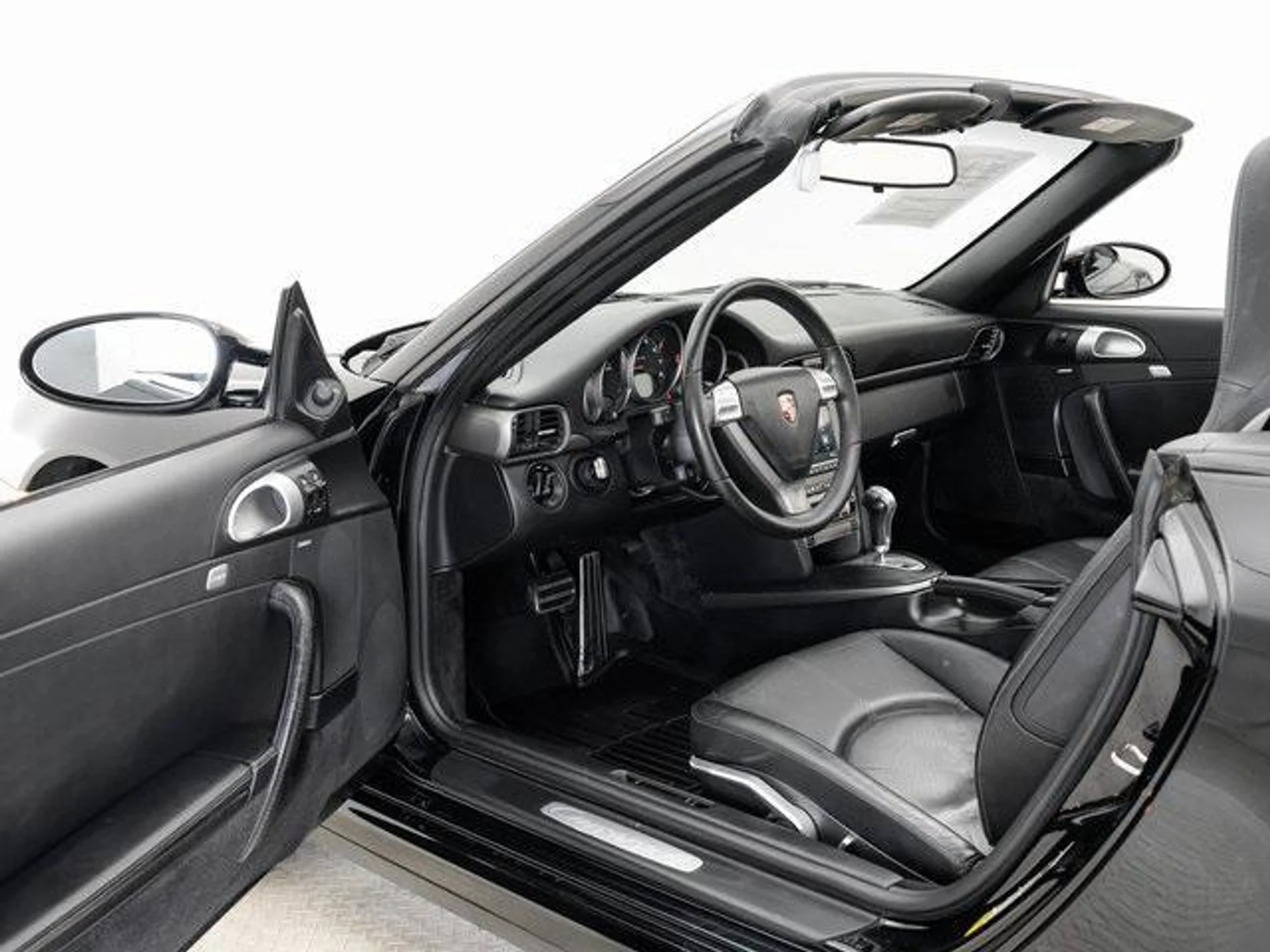 mph006_960438931_qu5l_S25_UCM_Ks_W5_Gxvlq_Hug52ra4_07a8acb7f7