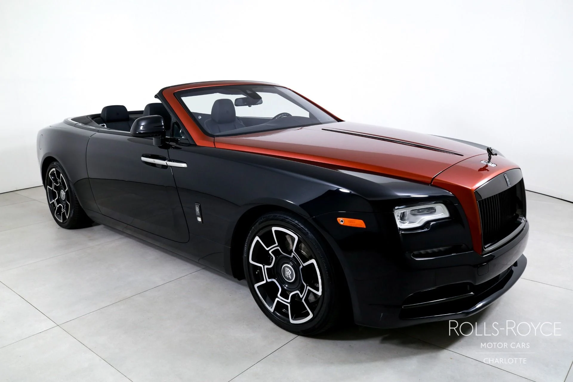 mph006_961230725_Used_2019_Rolls_Royce_Black_Badge_Dawn_1783112300_a3c1135ae3