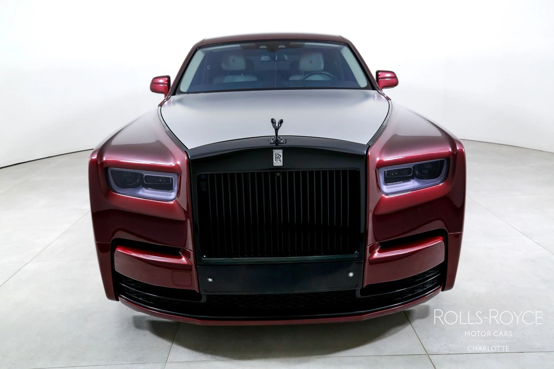 mph006_968041447_Used_2019_Rolls_Royce_Phantom_1760803154_dd421f6e3a