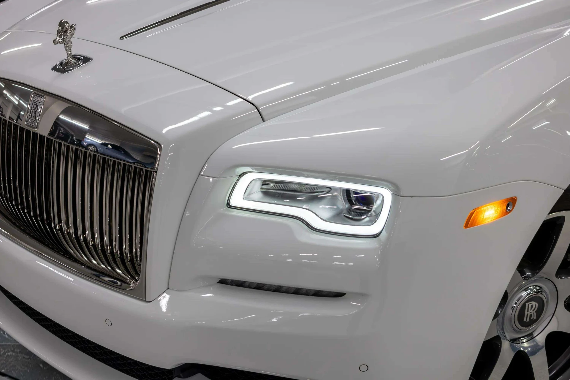 mph006_968345174_3fa2f3b1_719f_472a_99be_b9dcc47d2692_201920_Rolls_Royce20_Wraith2028_SCA_665_C52_KUX_8724329_4_45e2fbcedd