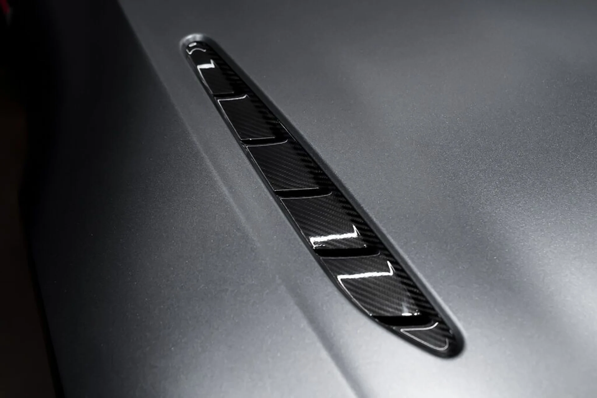 mph006_976525408_aston_martin_vantage_2023_jpg_v_1773863537_286231c06c