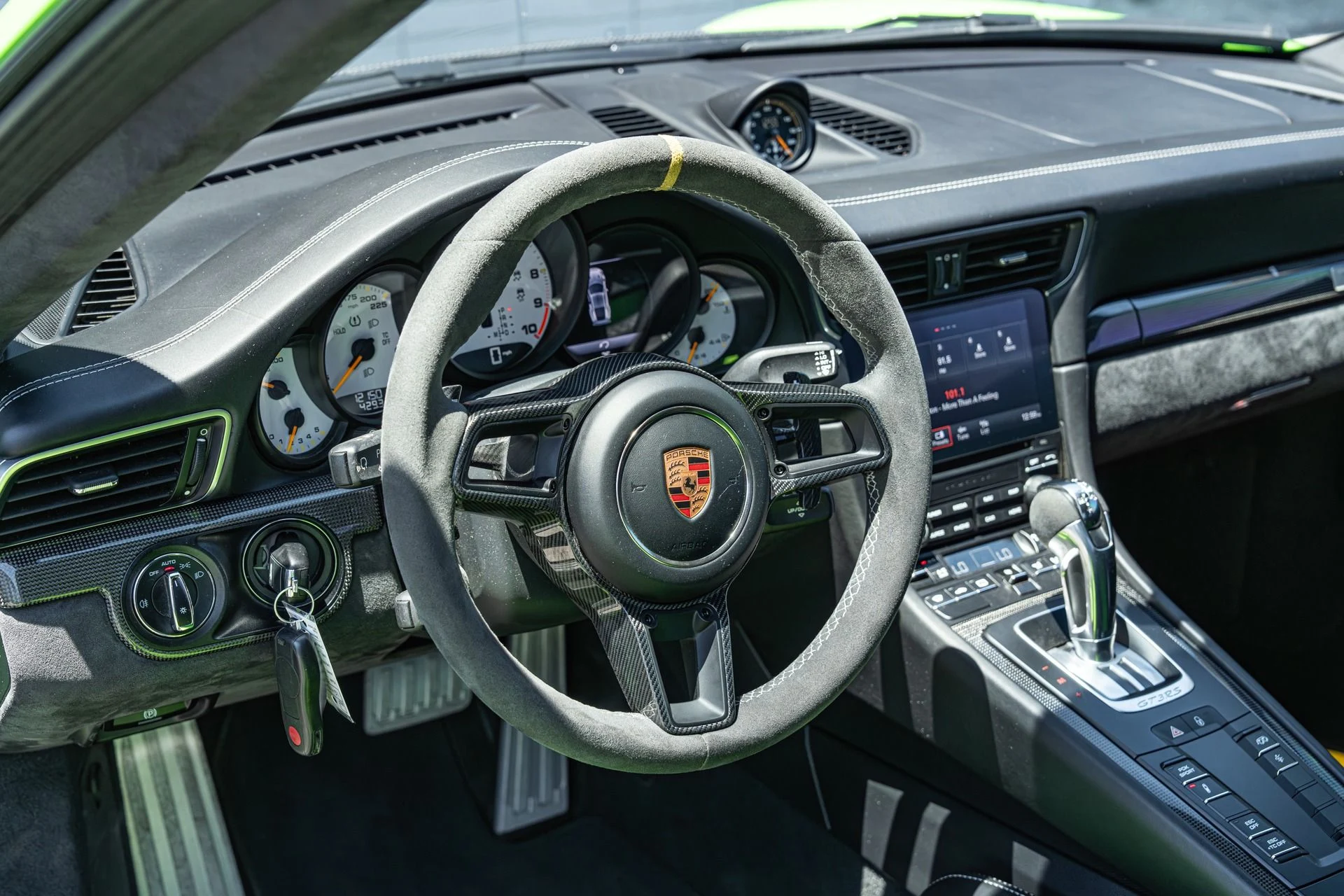 mph006_986930305_Used_2019_Porsche_911_GT_3_RS_1754072808_f5ac437810