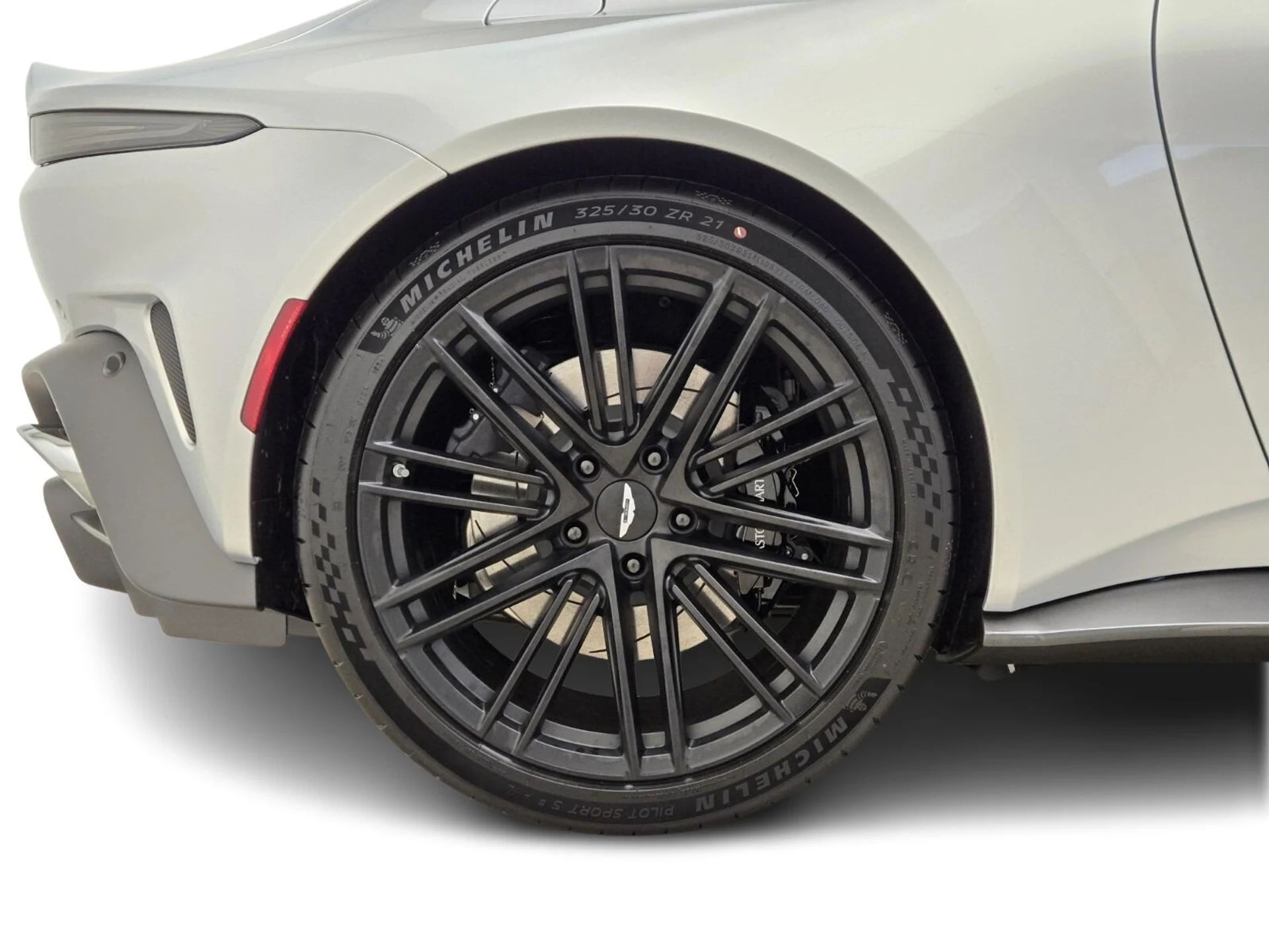 mph006_996677154_New_2025_Aston_Martin_Vantage_1756012723_de2152d0cb