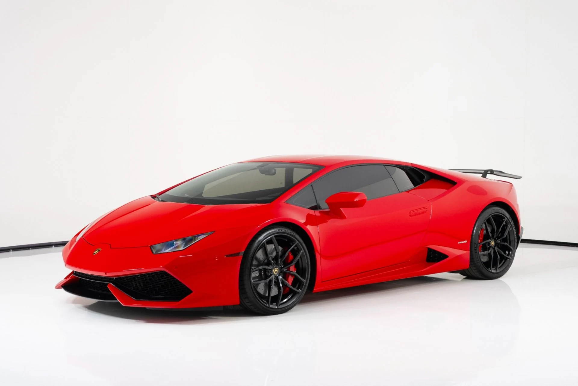 mph006_999046781_Used_2015_Lamborghini_Huracan_LP_6104_1757361043_66576ab997
