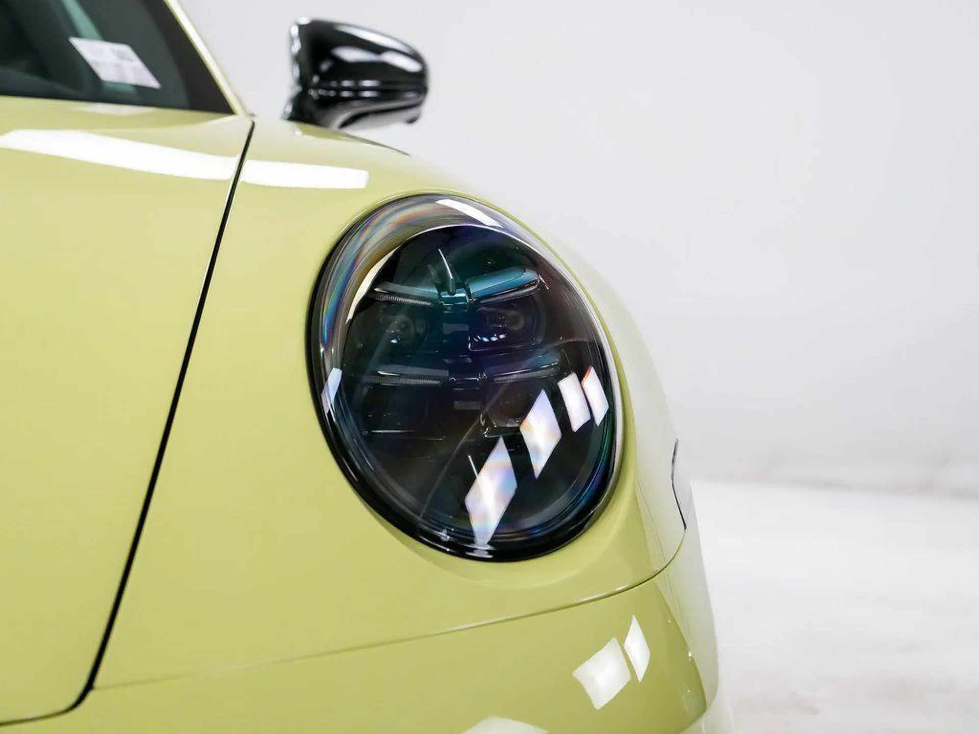 mph006_999535451_Gp_Fv_Oc9cbg2_Xo_Fxwn_Uu_L_Re_PZOYY_02b1054f3d