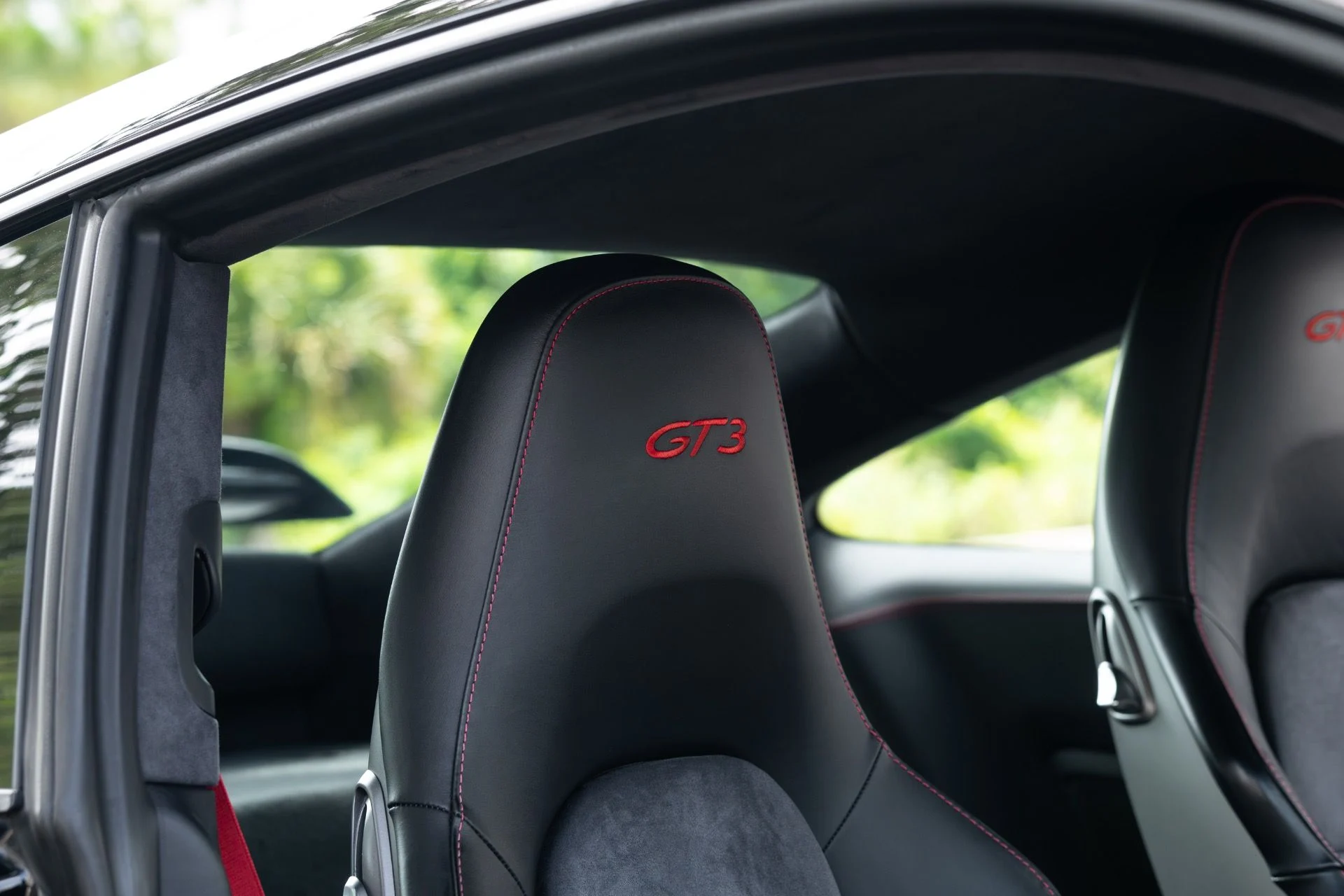 mph007_1000427887_Used_2018_Porsche_911_GT_3_1780452373_ed64ea95d3