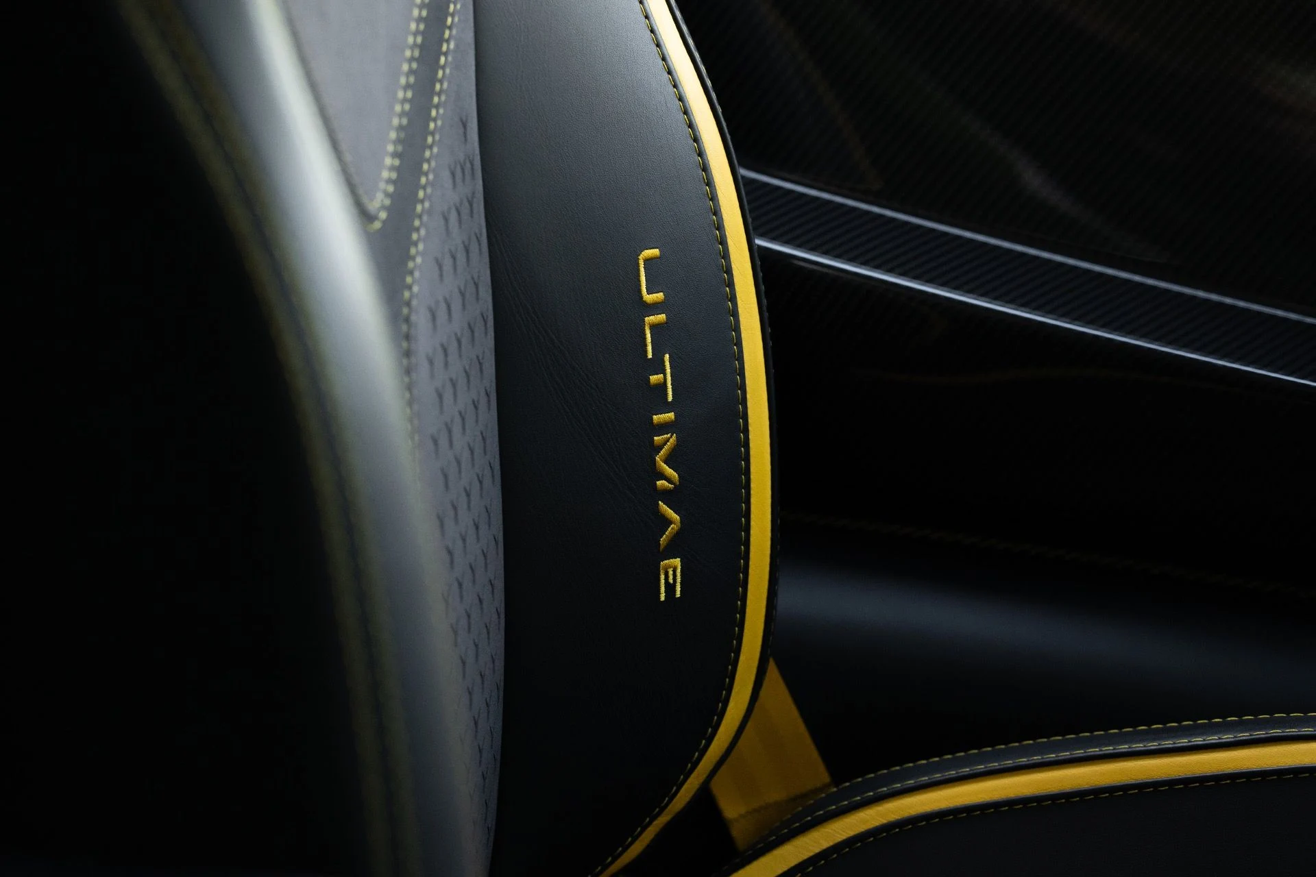 mph007_1004451034_Used_2022_Lamborghini_Aventador_LP_780_4_Ultimae_1757714109_6bb326905b