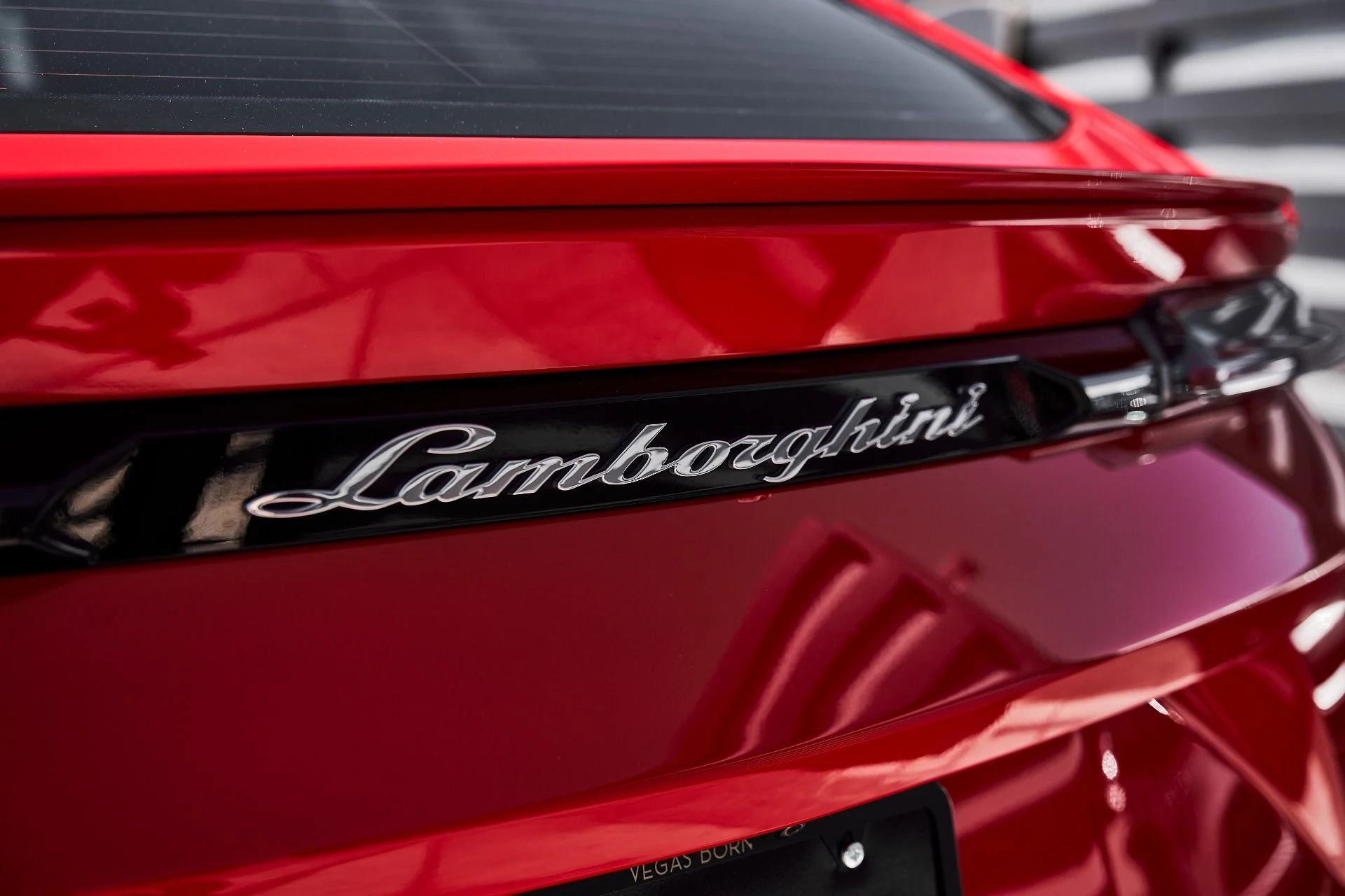 mph007_1008340940_Used_2019_Lamborghini_Urus_Base_1782947927_caeff4a9aa