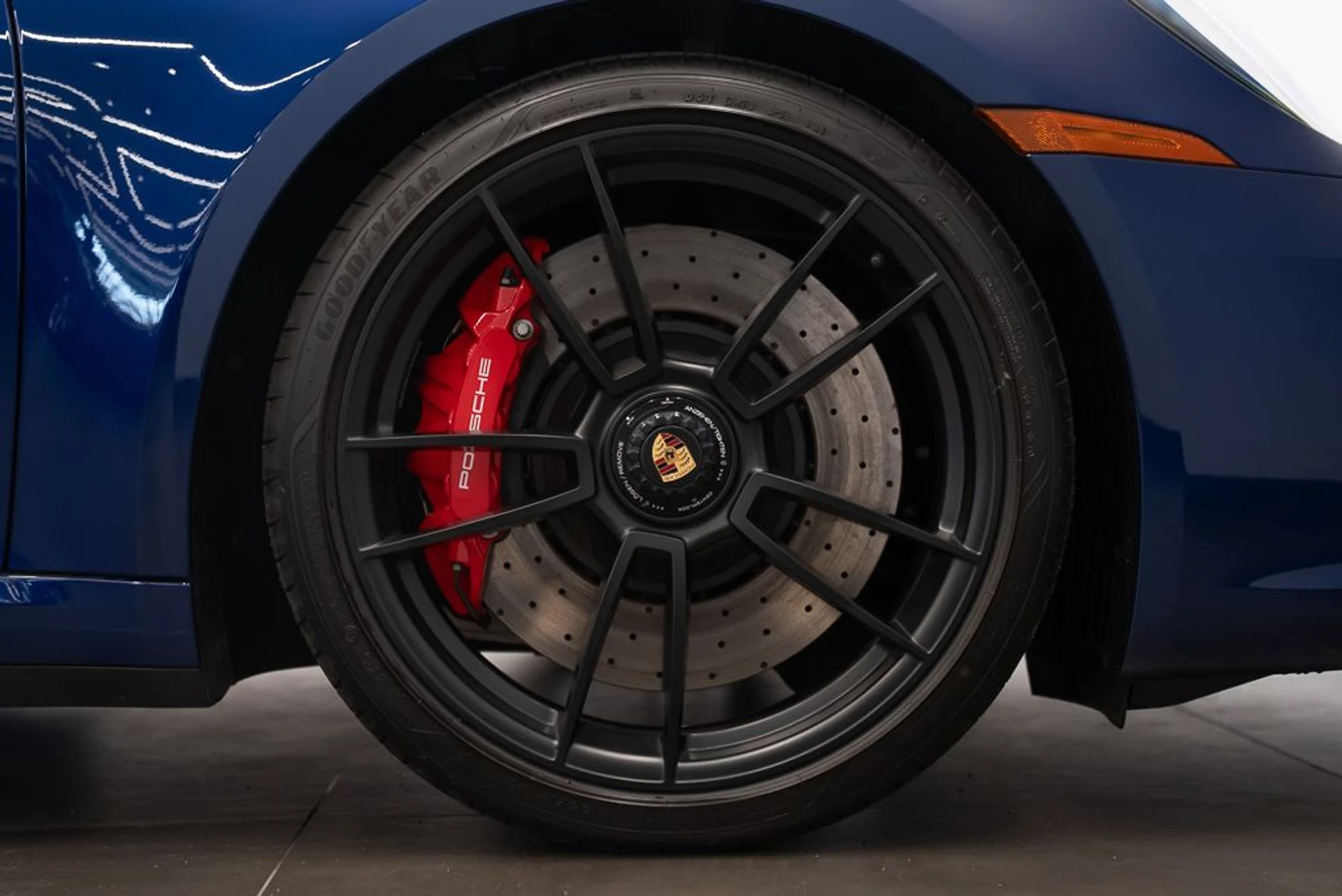 mph007_1013238234_porsche_911_2023_jpg_v_1778782420_a1b6f840fd