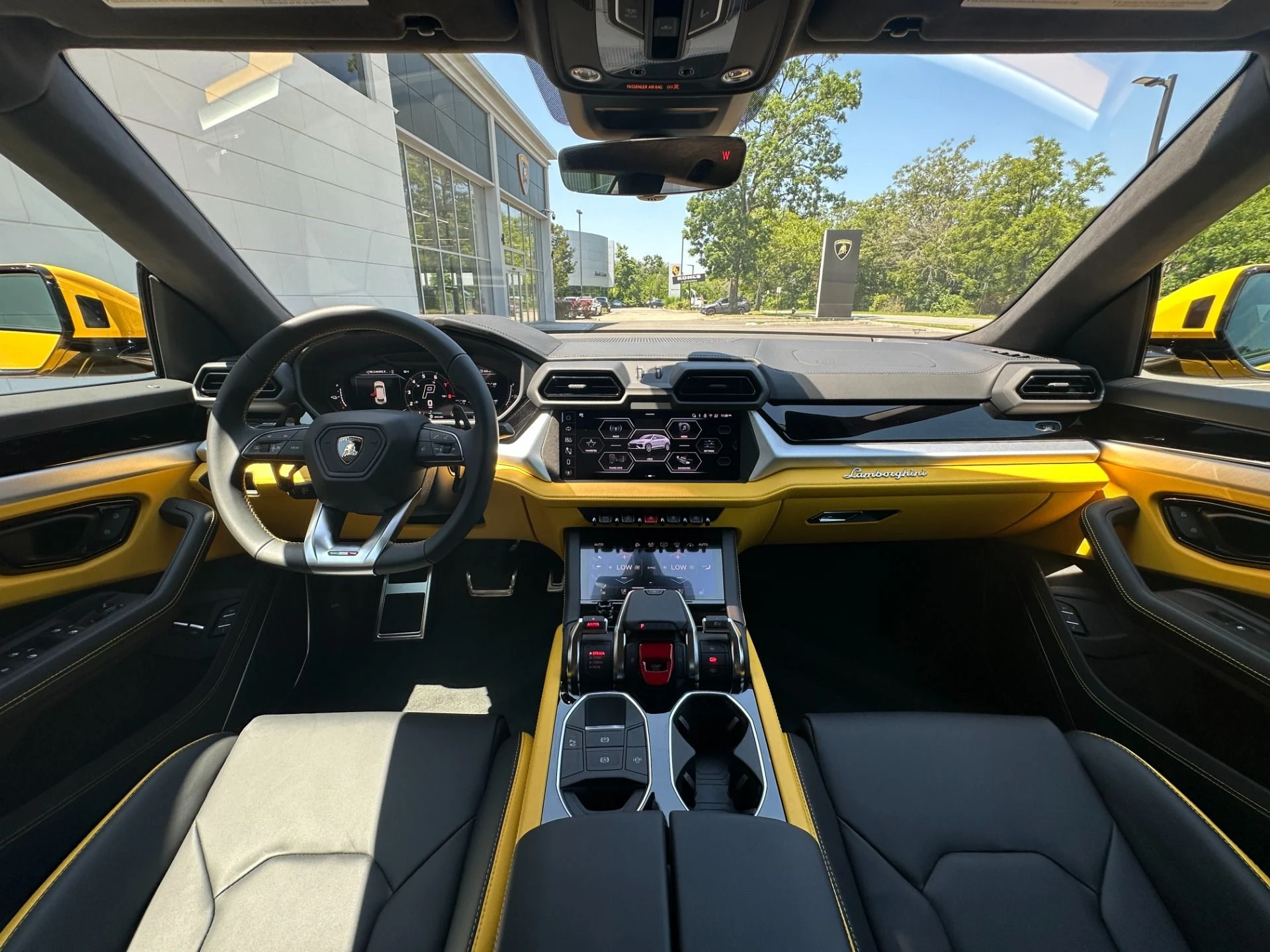mph007_1022582711_Used_2026_Lamborghini_Urus_SE_1783720156_8d633b660e