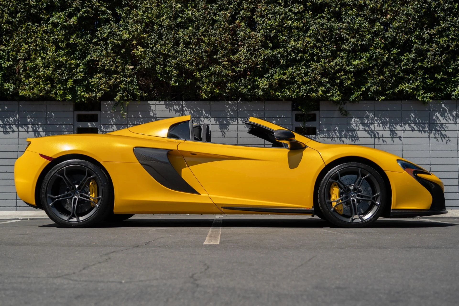 mph007_102294413_Used_2016_Mc_Laren_650_S_Spider_1757368630_1afc991650