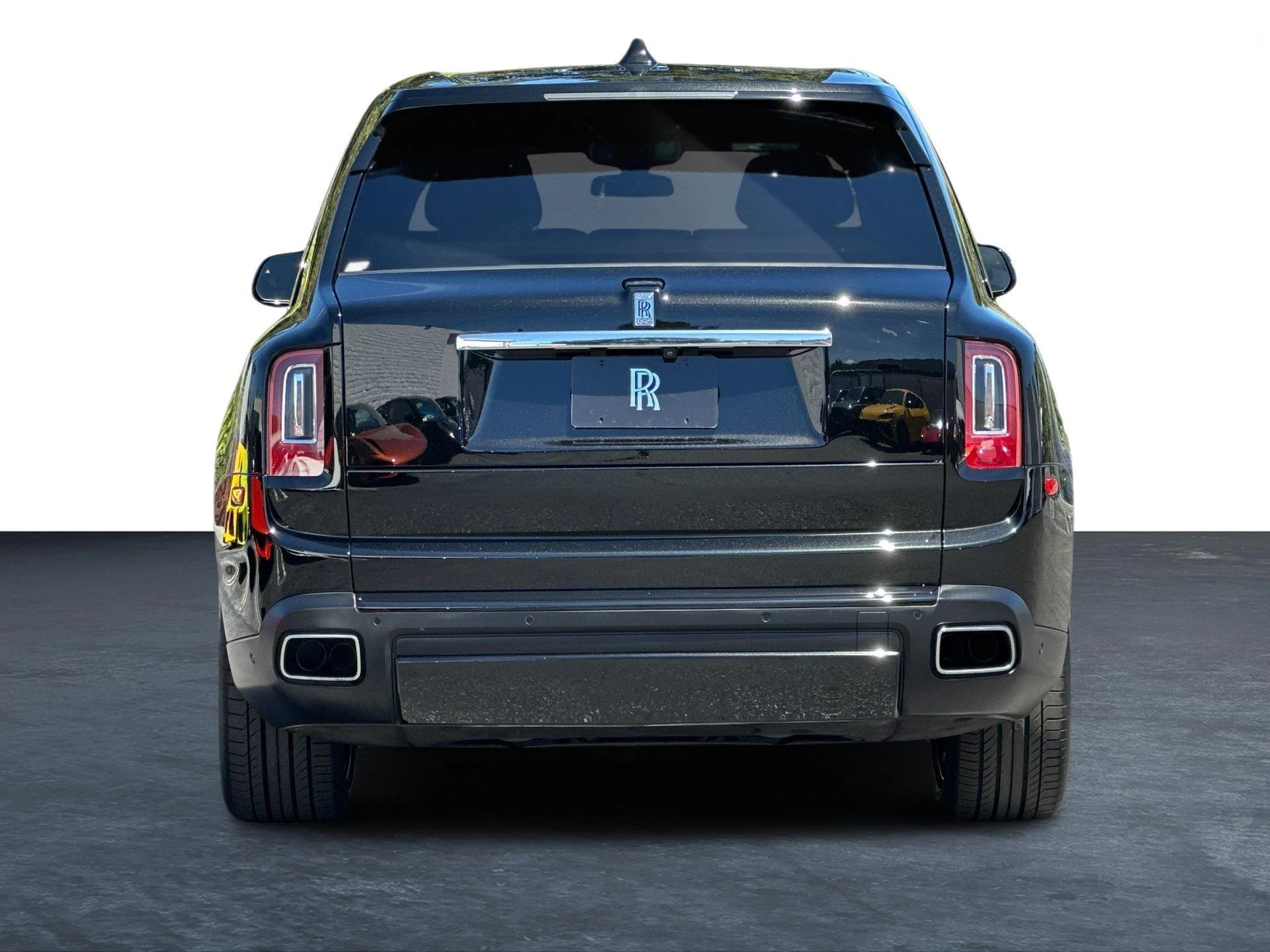 mph007_1025516343_Used_2023_Rolls_Royce_Cullinan_1777018512_36b7caaf0a