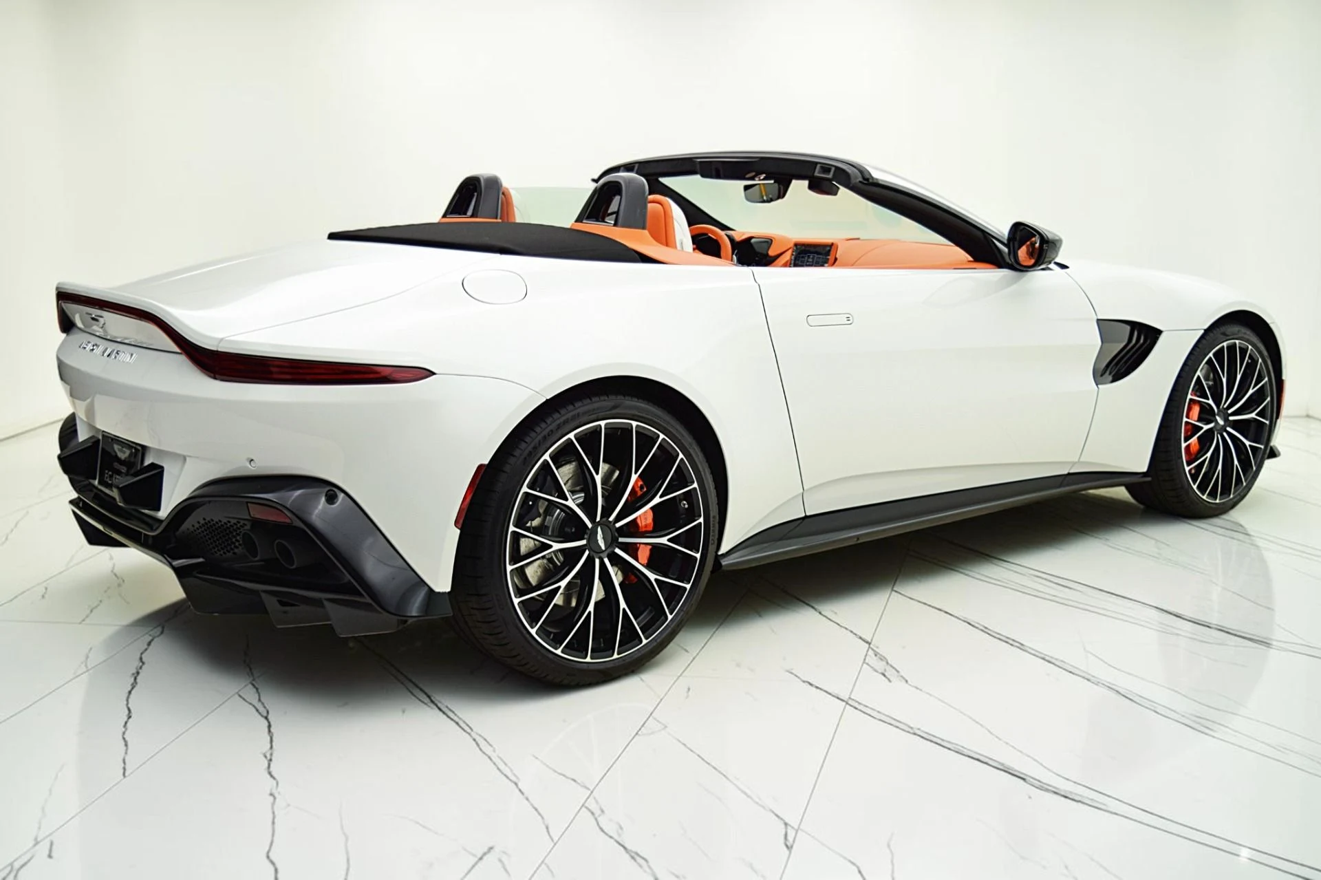 mph007_1028920459_Used_2023_Aston_Martin_Vantage_Roadster_c71440f250