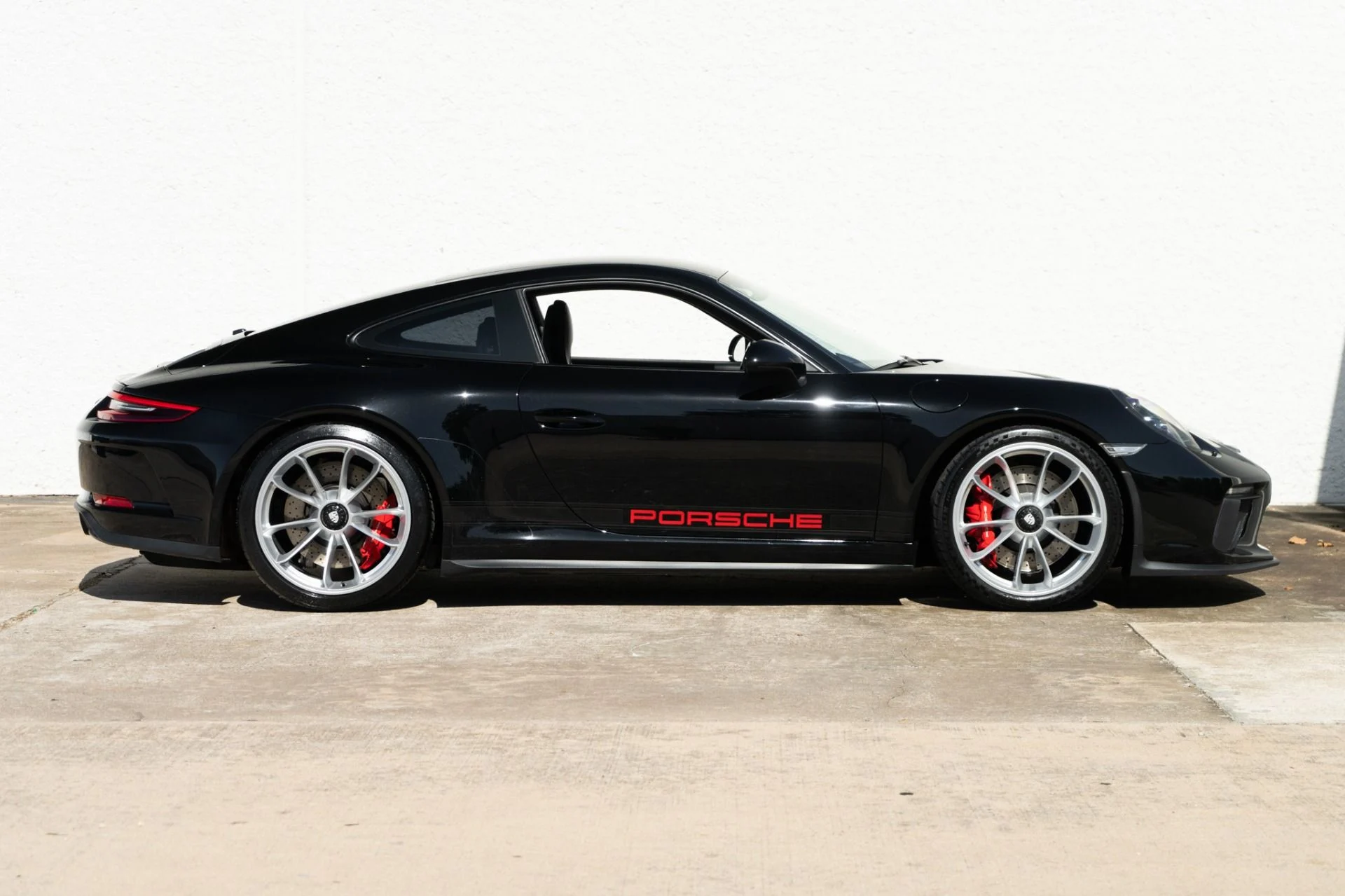 mph007_1034756119_Used_2018_Porsche_911_GT_3_Touring_1787008585_c4e85acc4e
