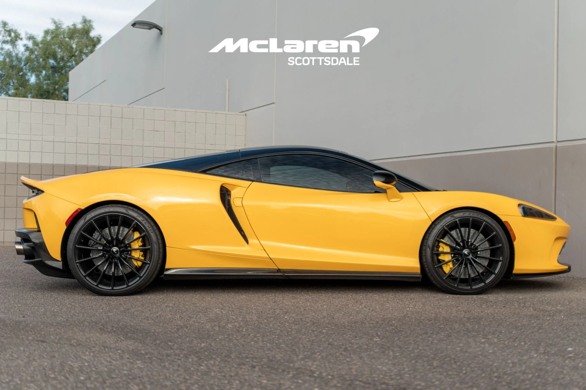 mph007_1035049900_Used_2023_MCLAREN_GT_1760768654_106a623487