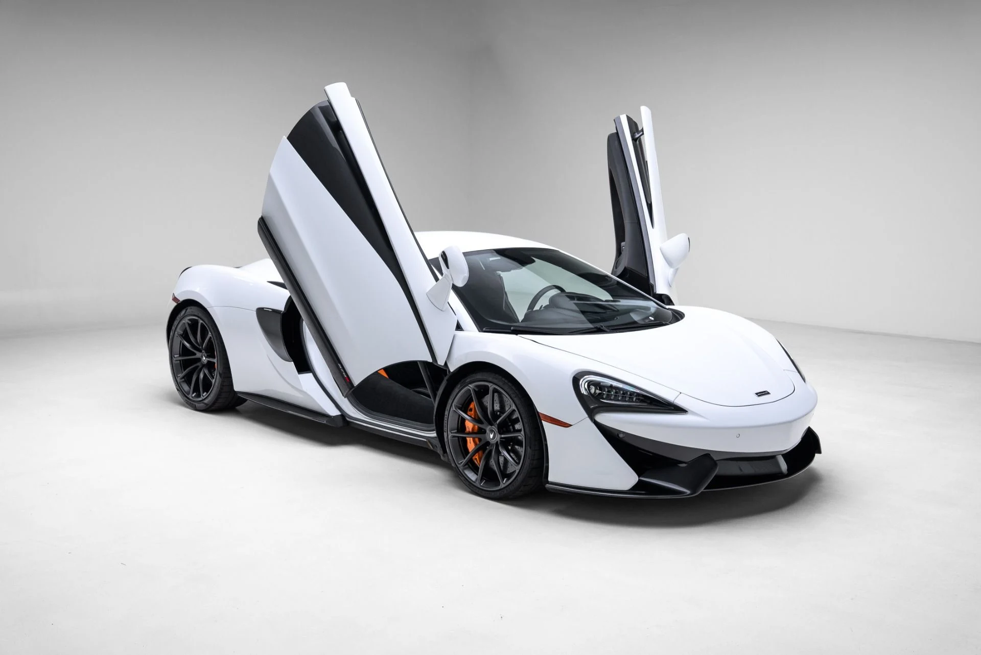 mph007_1035702698_Used_2019_Mc_Laren_570_S_1774648800_4c73f985a3