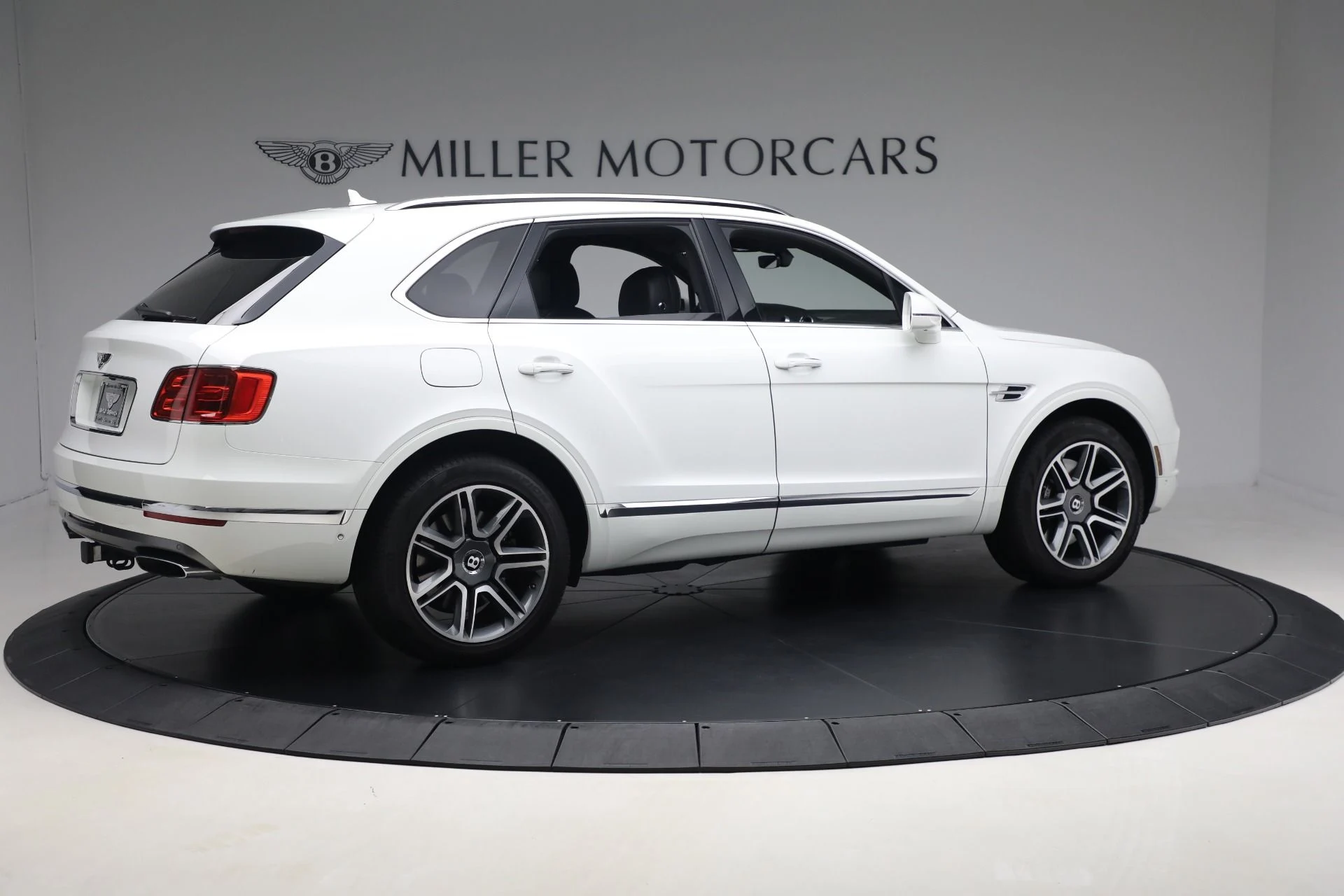 mph007_1041039819_Used_2018_Bentley_Bentayga_Activity_Edition_dc41d5e004