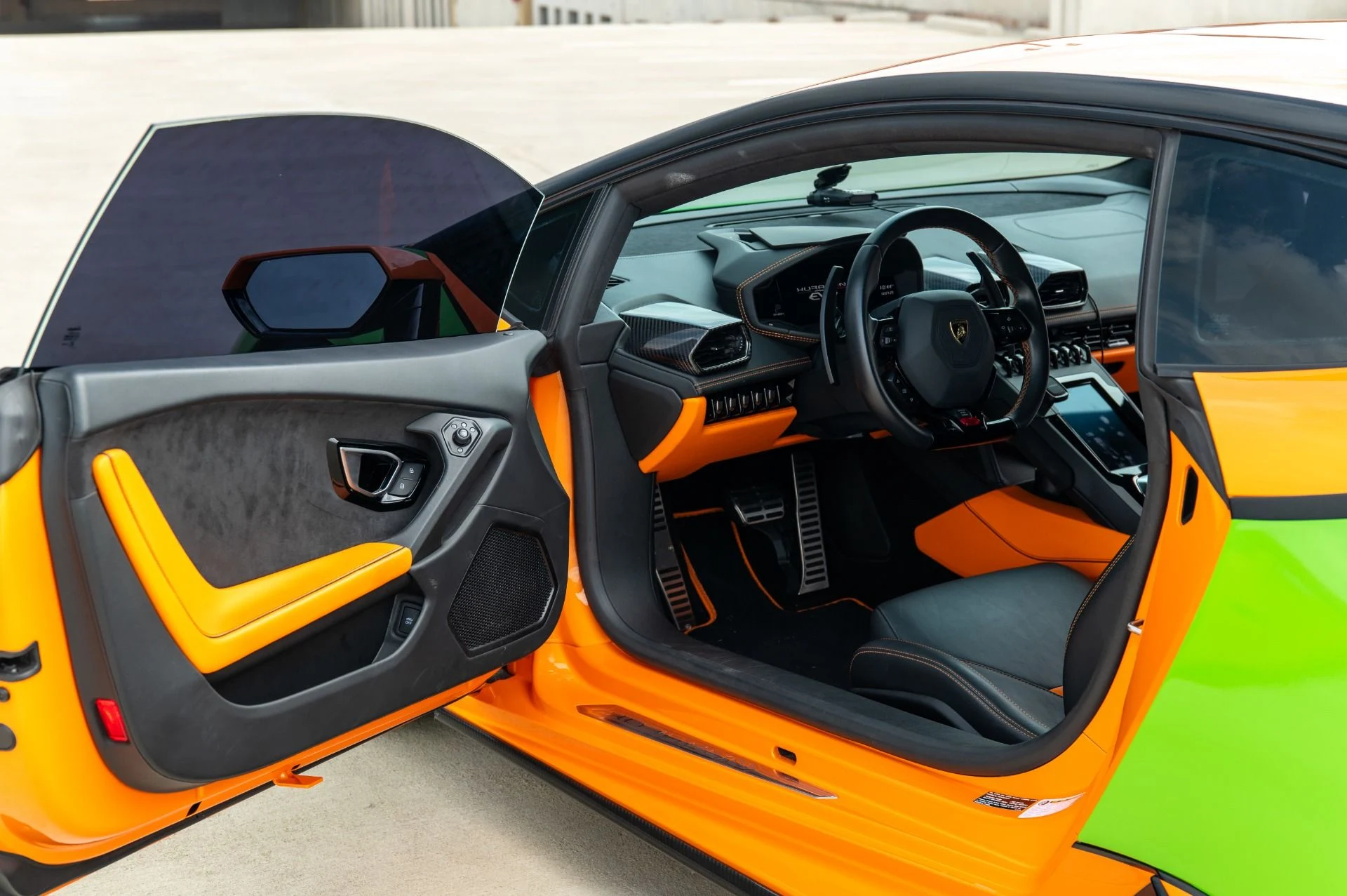 mph007_1061947541_Used_2021_Lamborghini_Huracan_EVO_1753824342_f20d9fdb04