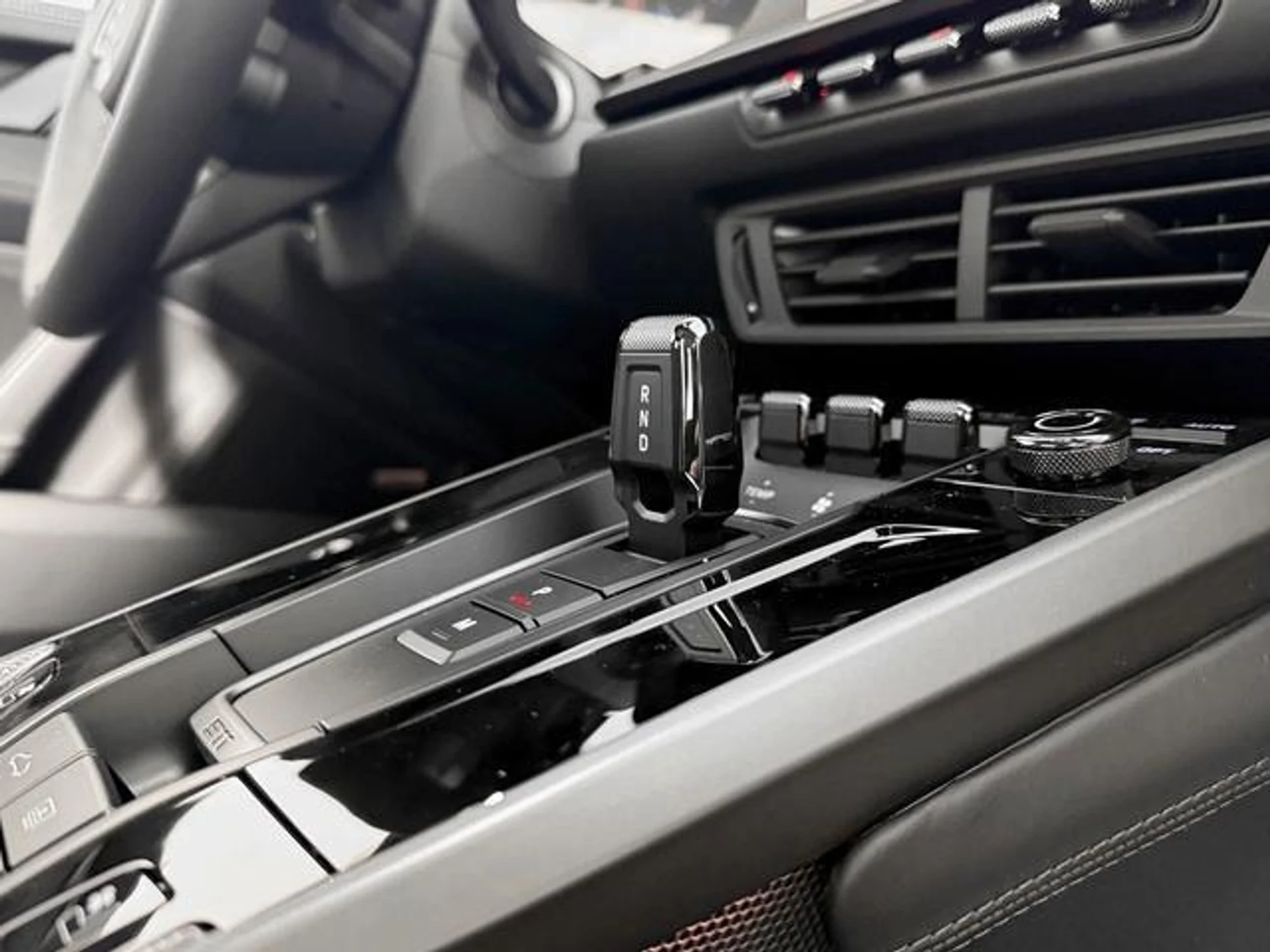 mph007_1069487259_Vil9zj_D7_QO_5_NWA_b_S5c_Qk4xz_I_Nk_4310d9b769