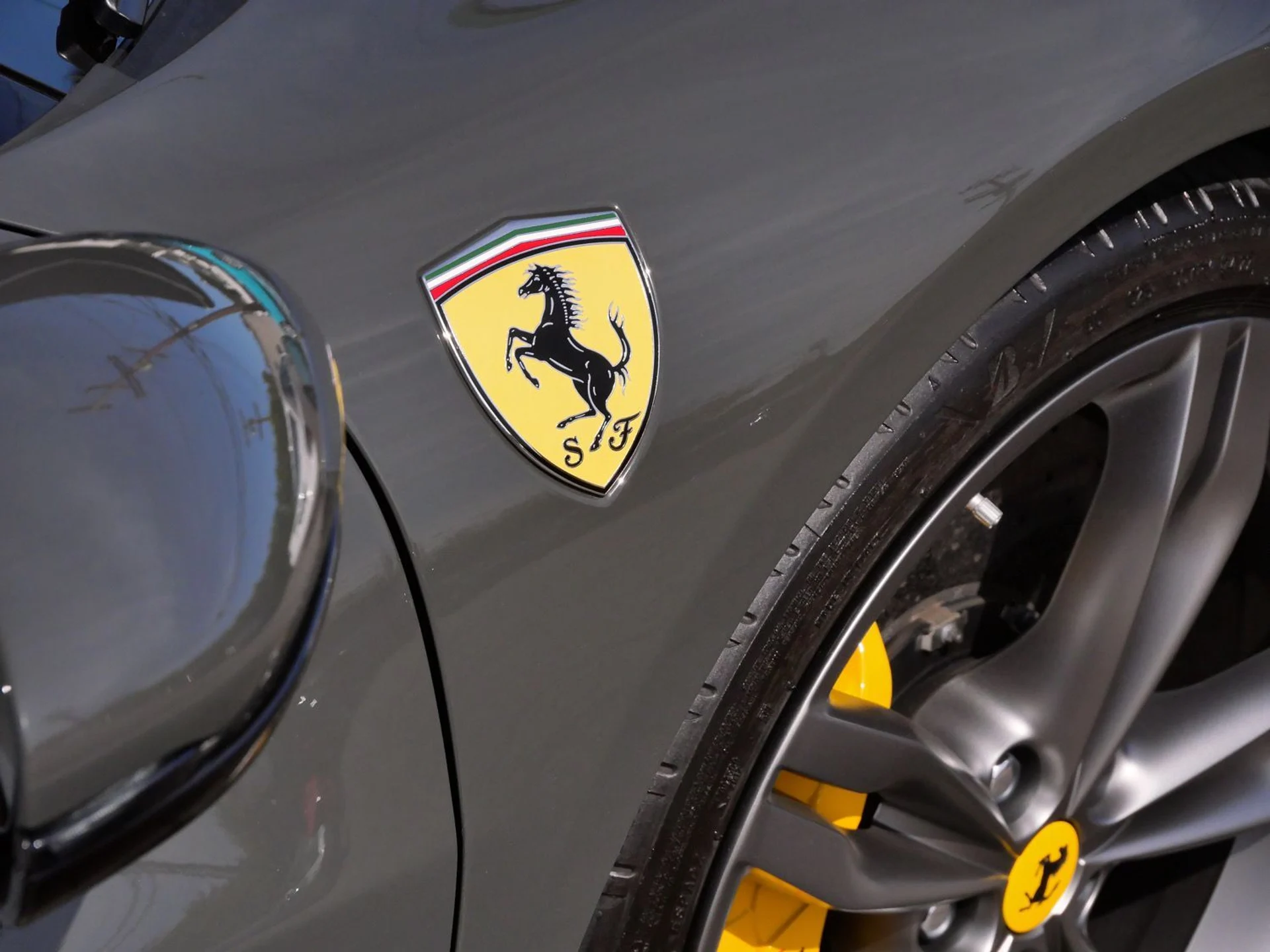 mph007_107974145_c589089f6b8a5a3848bdc50e6d0d4ccax_ddafb1ee8f