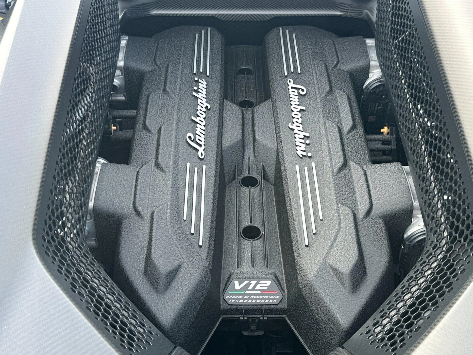 mph007_1079910441_Used_2026_Lamborghini_Revuelto_1772201321_038870eb09