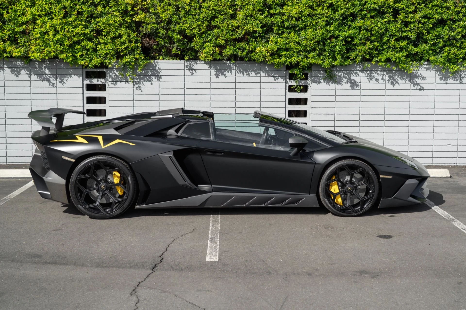 mph007_1083774158_Used_2016_Lamborghini_Aventador_LP_750_4_SV_1759528221_b90cd77c7f