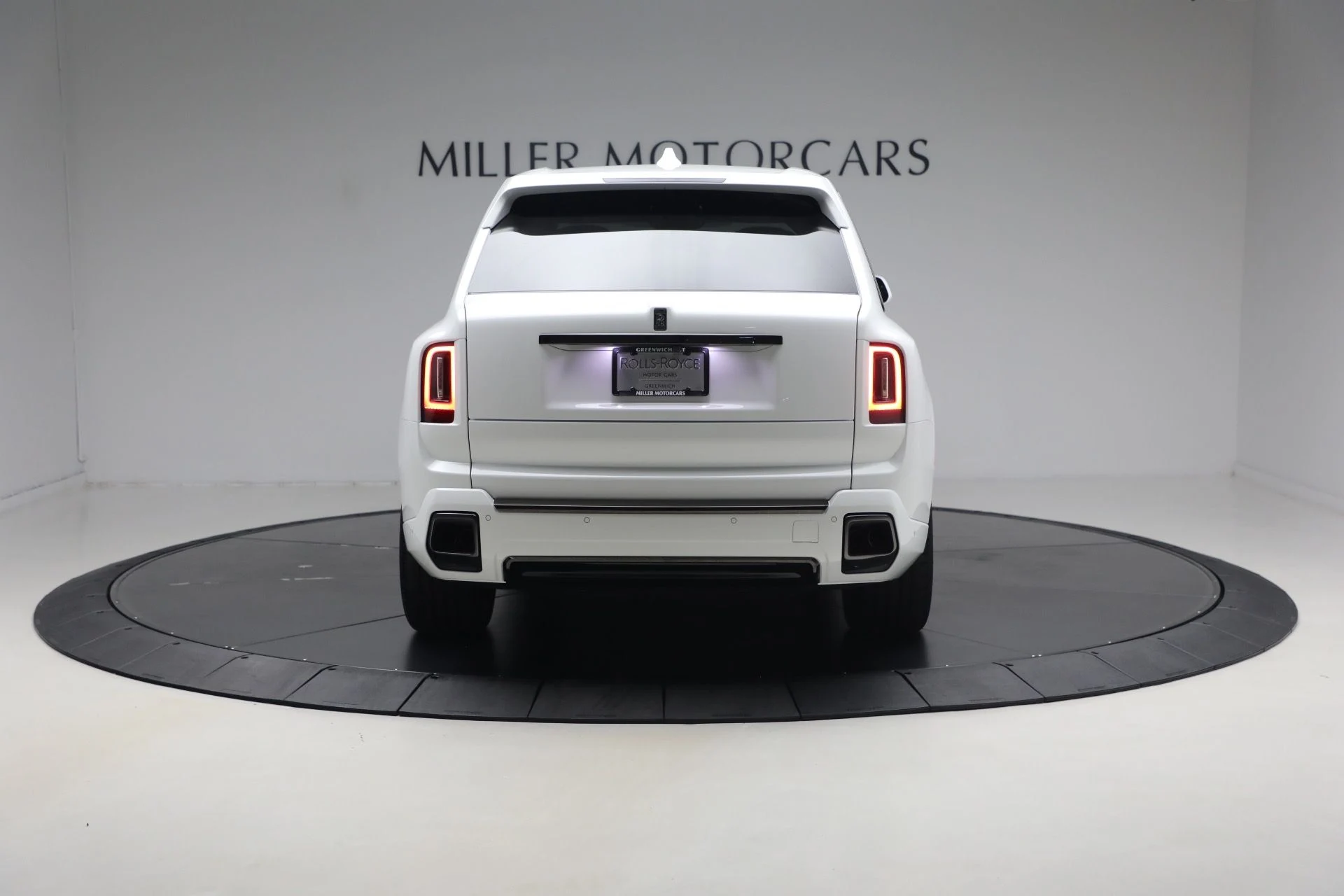 mph007_109707542_New_2027_Rolls_Royce_Black_Badge_Cullinan_f7882ffc45