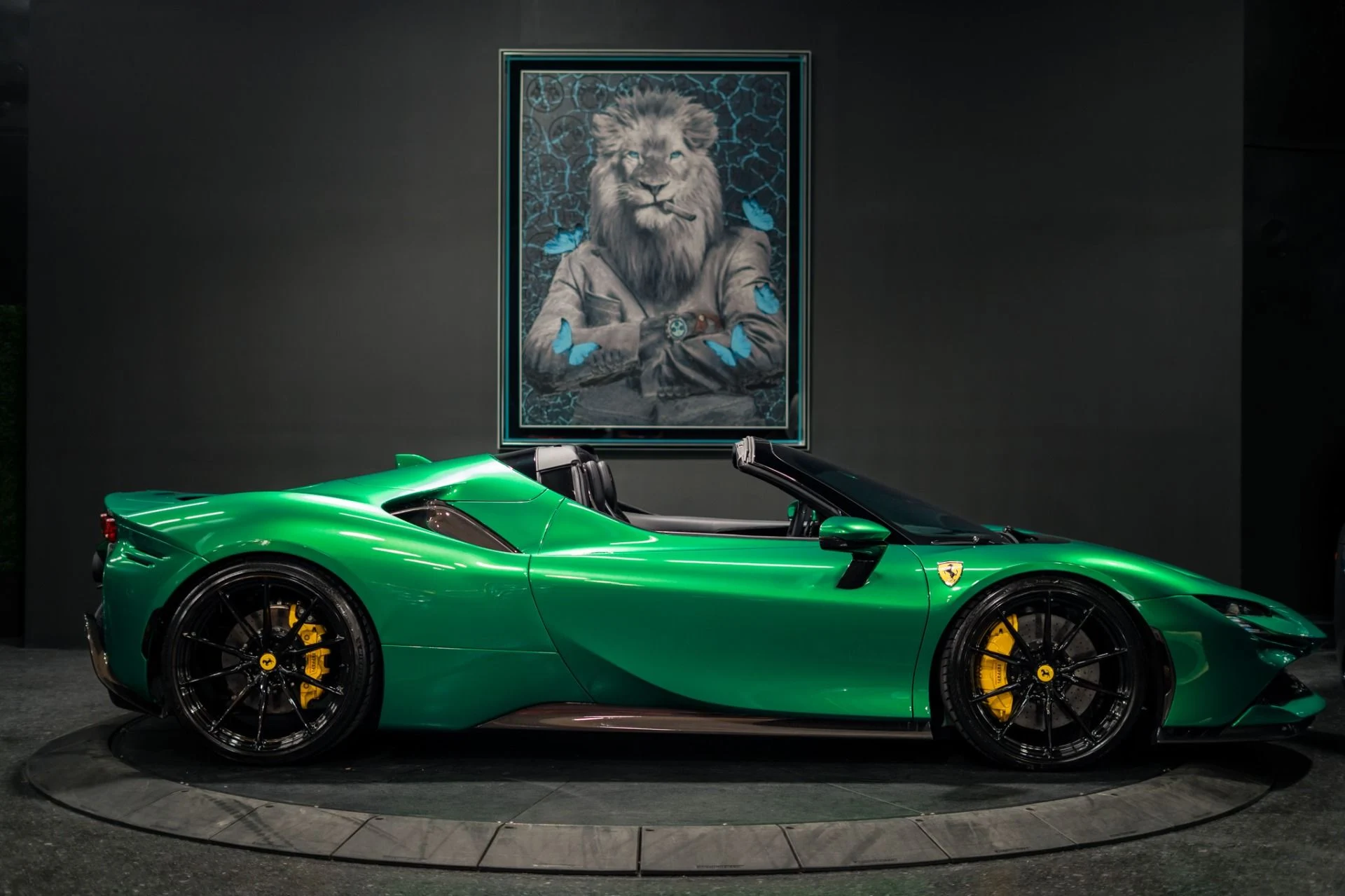 mph007_1098310114_Used_2024_Ferrari_SF_90_Spider_Extra_Campionario_Green_Jewel_711842_MSRP_1784911188_0295cc1753