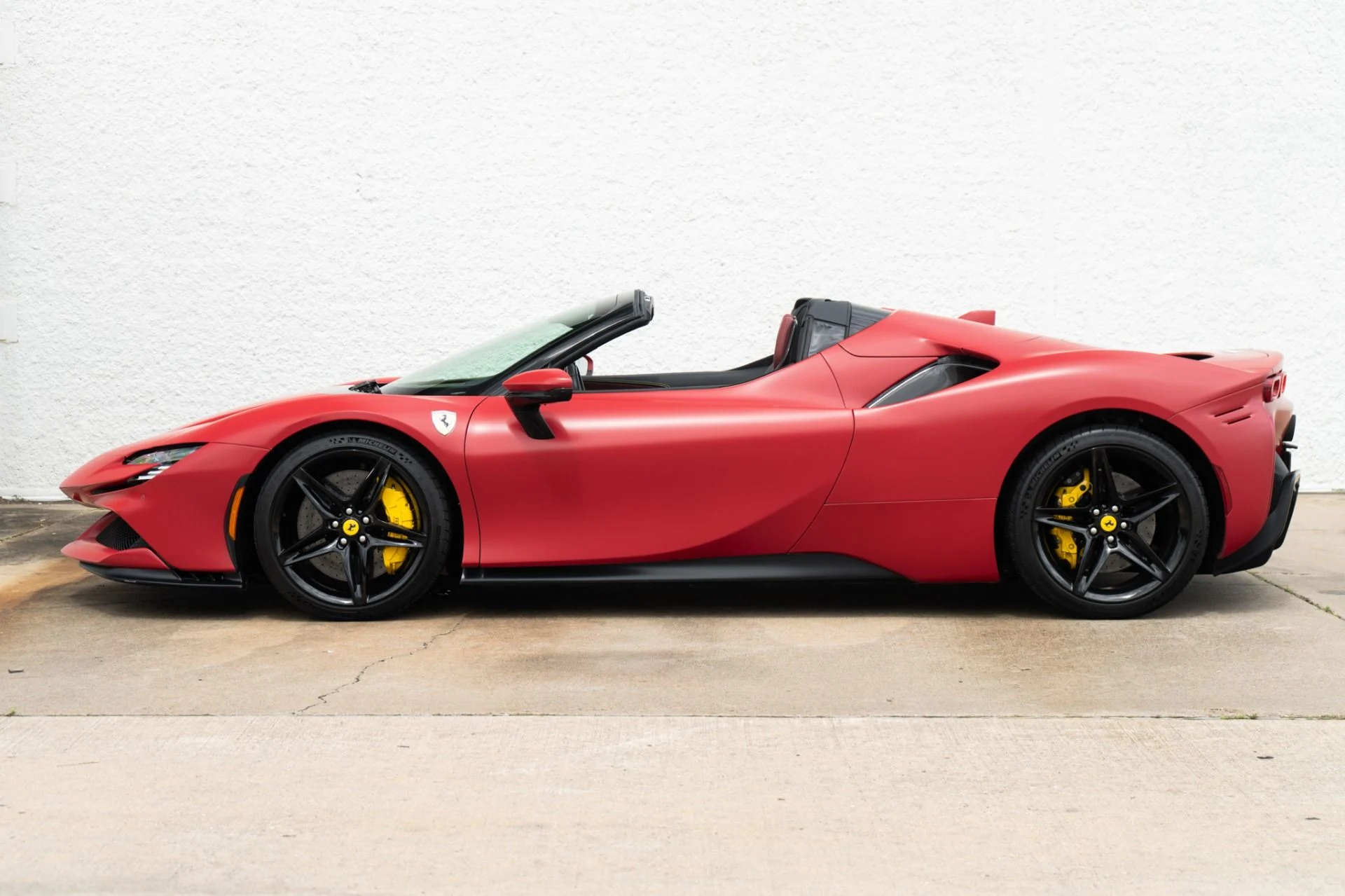 mph007_1098510333_Used_2023_Ferrari_SF_90_Spider_1780939425_109a65bcbc