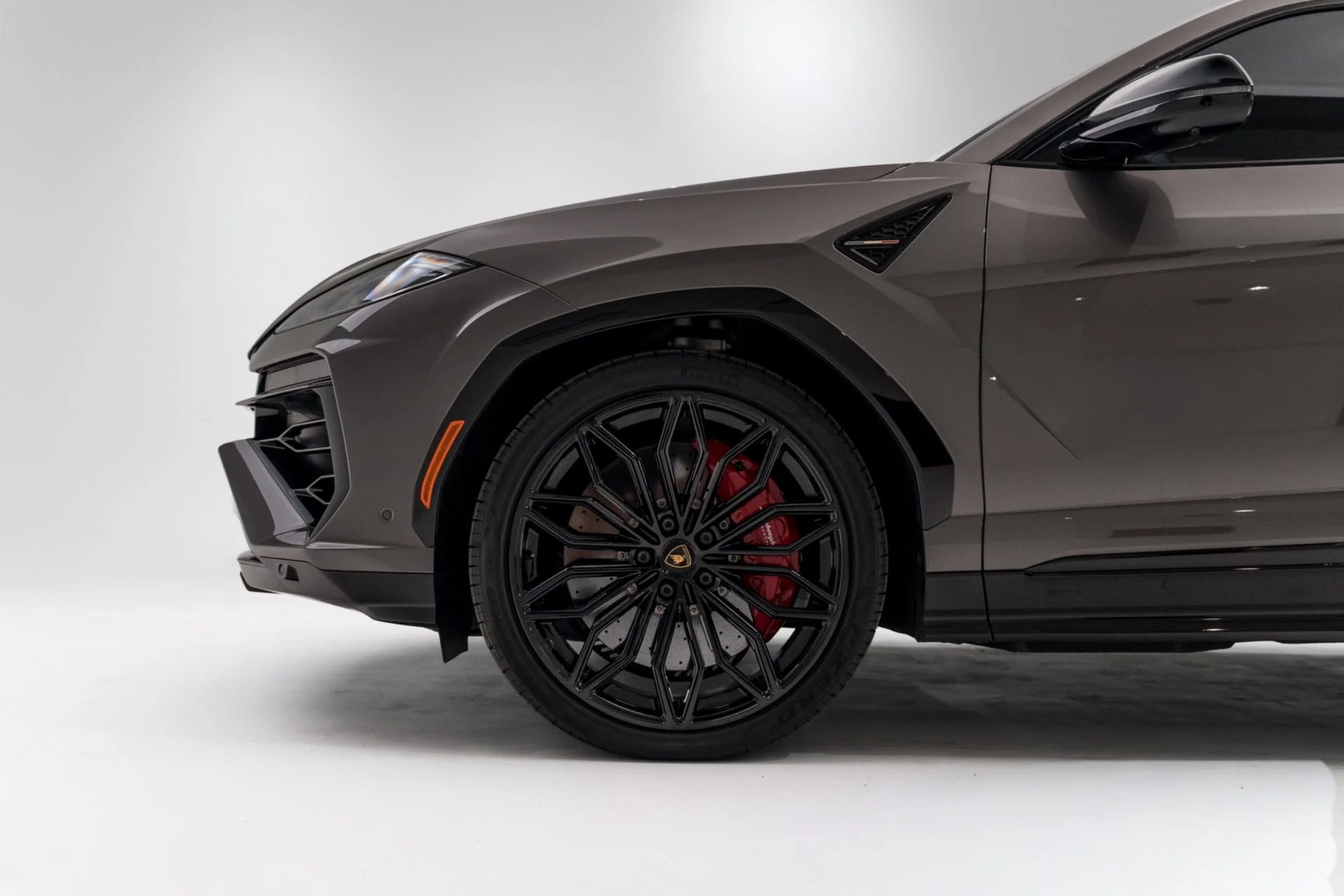mph007_1103422967_Used_2025_Lamborghini_Urus_SE_1792099572_0bb2e00368