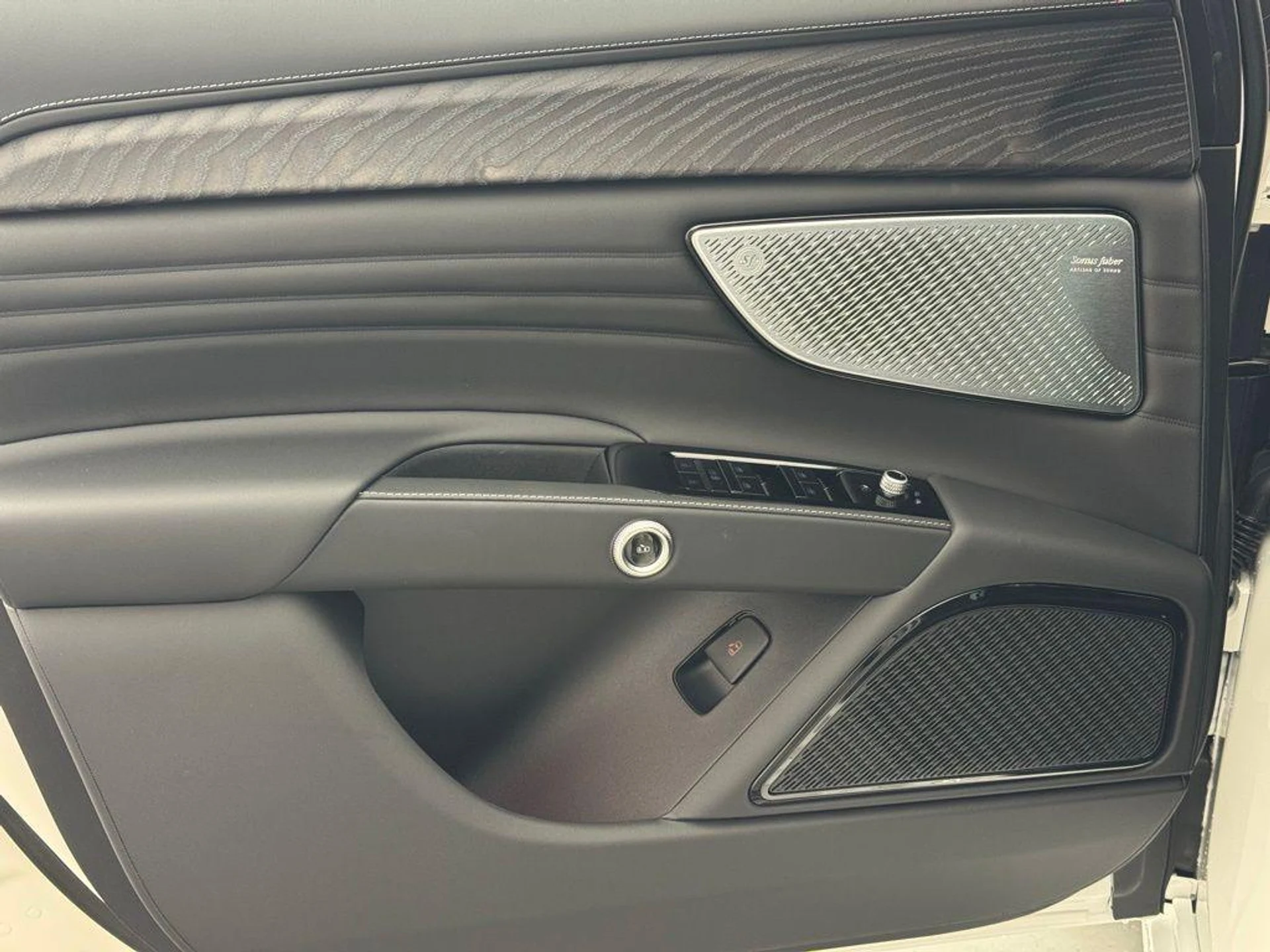 mph007_1105140984_7_DT_0_PZOF_7_KBDJFNBVS_3ix_M_Fdp3_Q_9a9a81630a