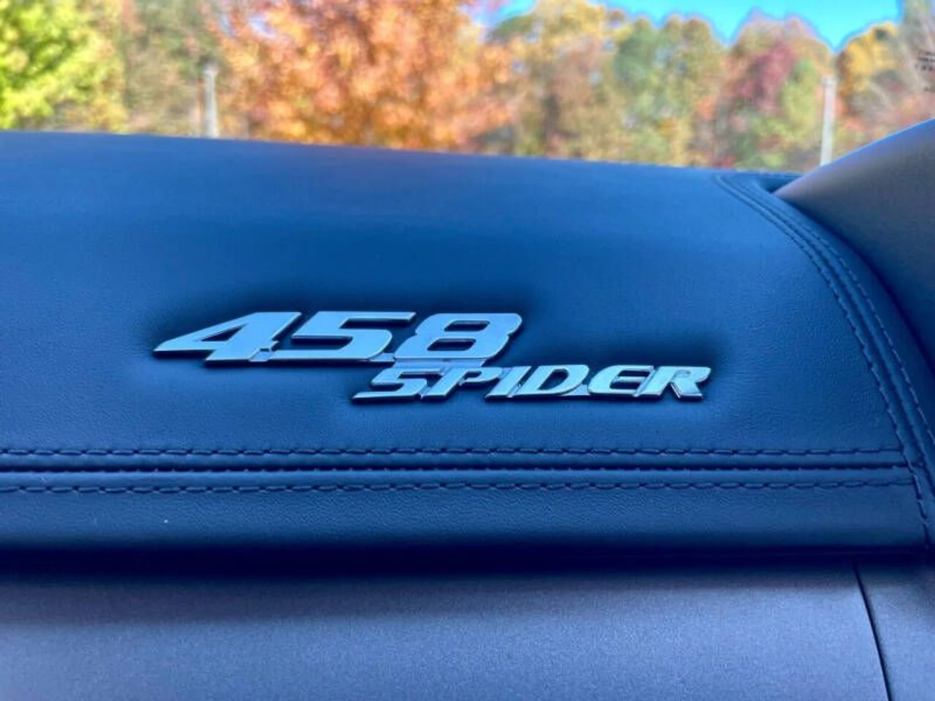 mph007_1106199011_2013_ferrari_458_spider_base_2dr_convertible_04030a2879