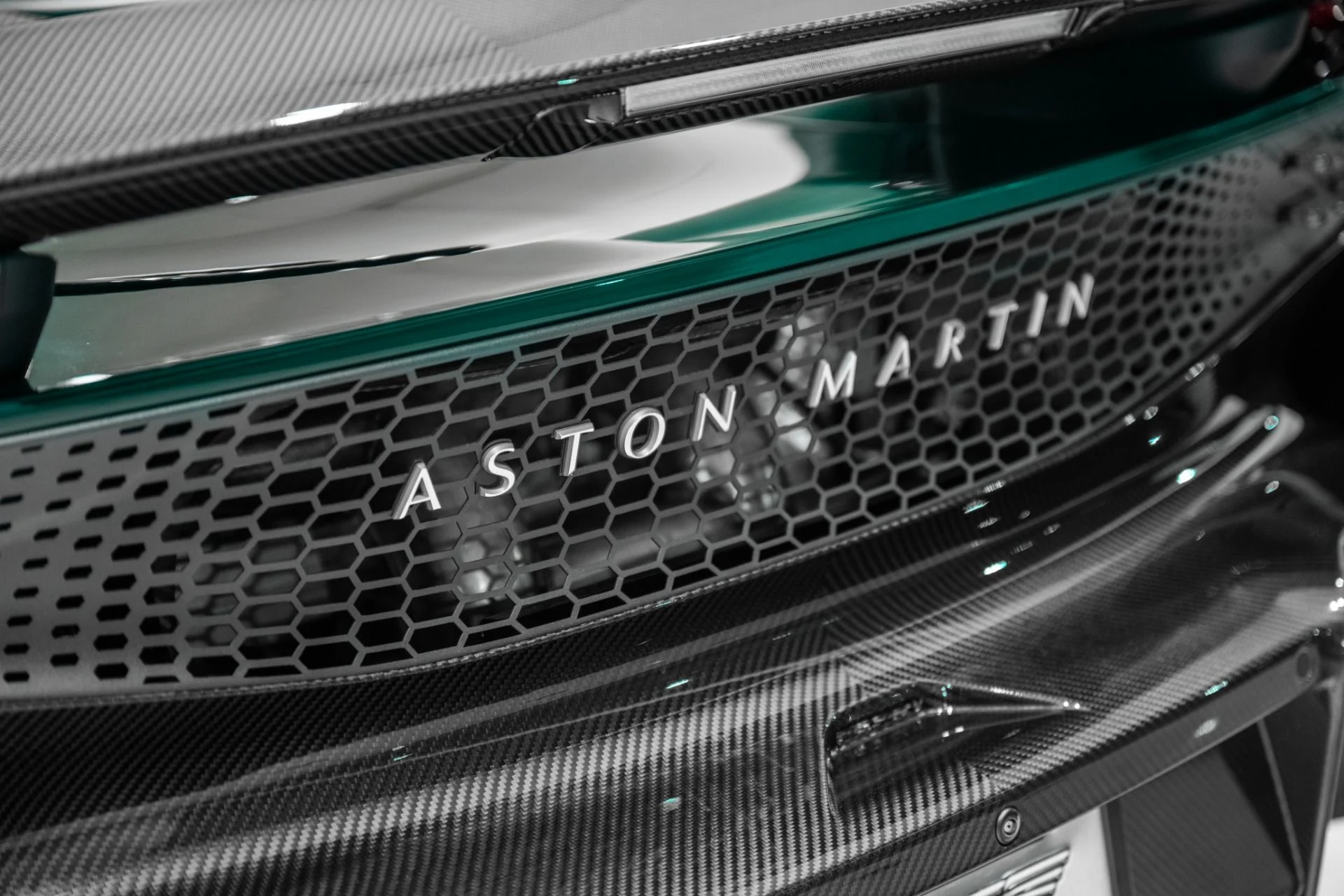 mph007_1113375290_New_2026_ASTON_MARTIN_VALHALLA_COUPE_1775321272_f18ec54661