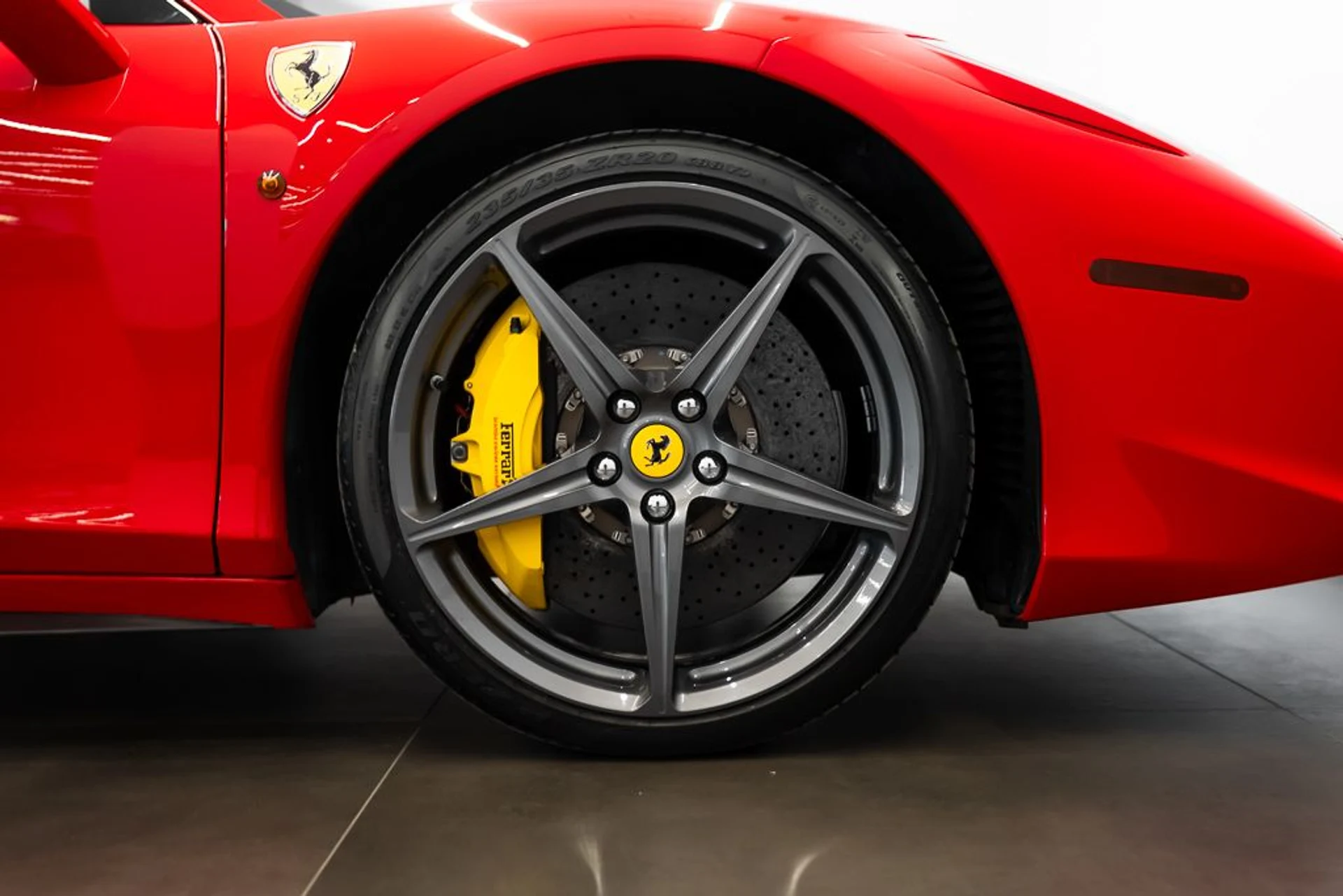 mph007_1115514514_ferrari_458_italia_2013_jpg_v_1762274091_d00f46f079