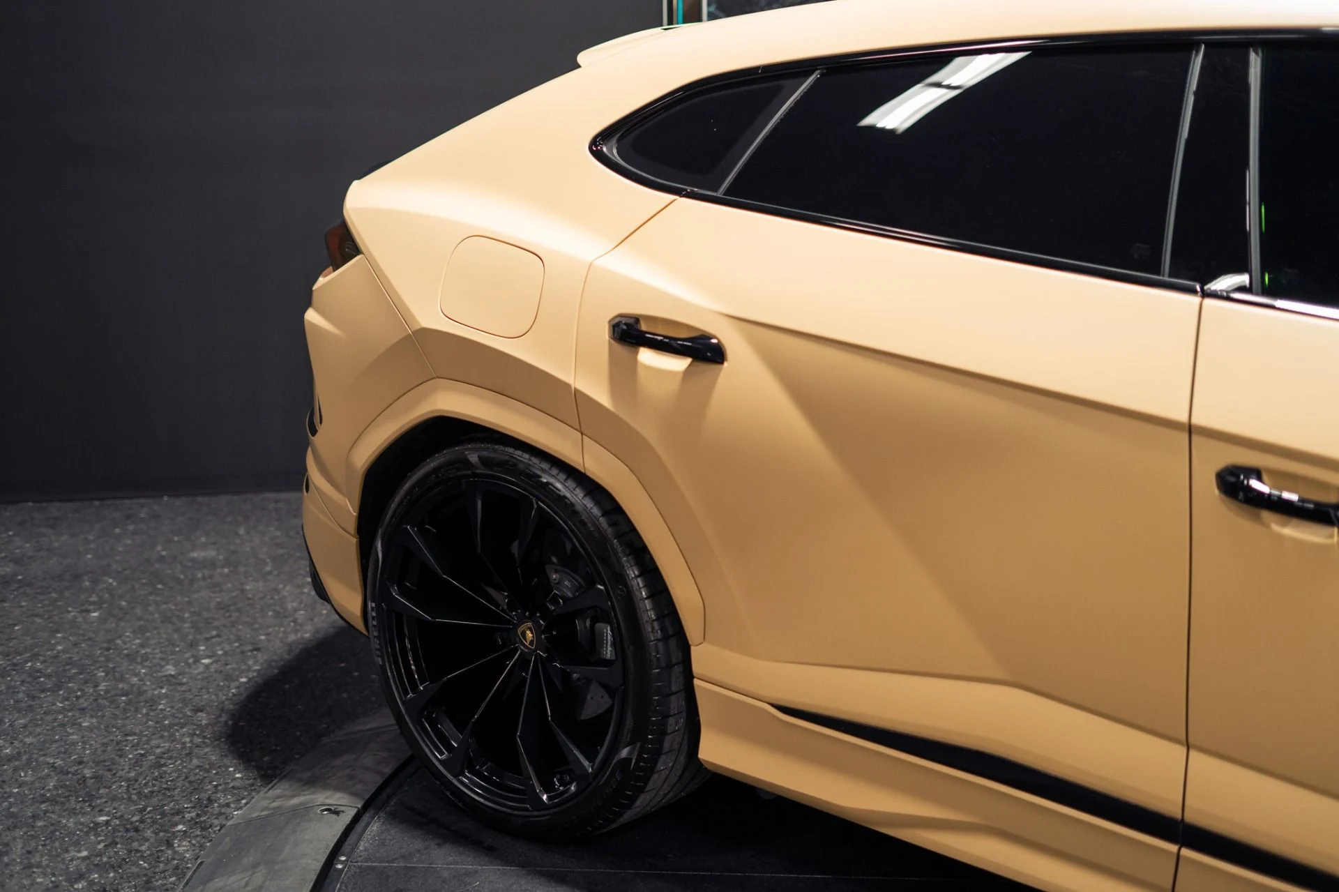 mph007_1121108724_Used_2020_Lamborghini_Urus_1784575479_e570556882