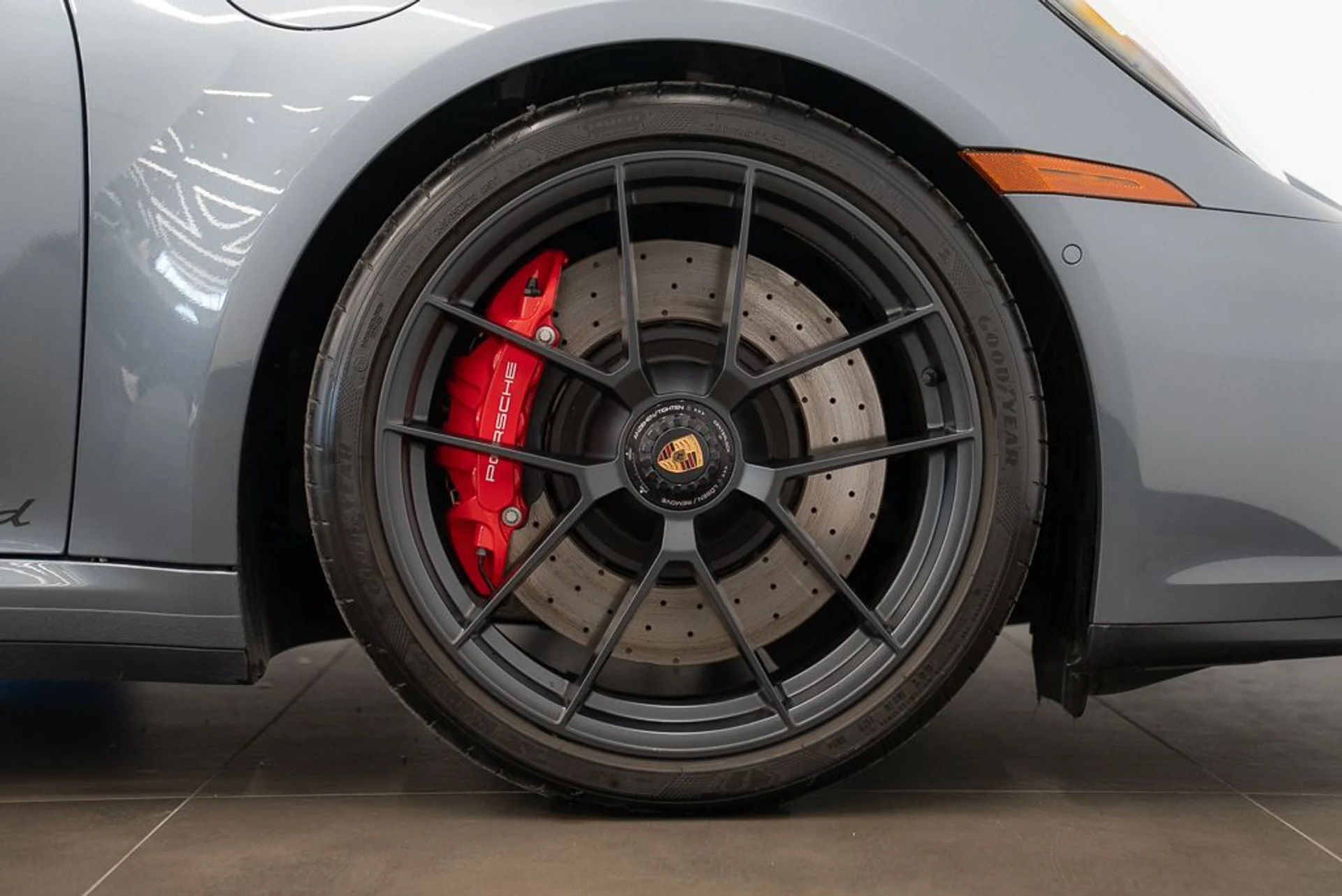 mph007_1122553512_porsche_911_2025_jpg_v_1776180195_3b54d82924