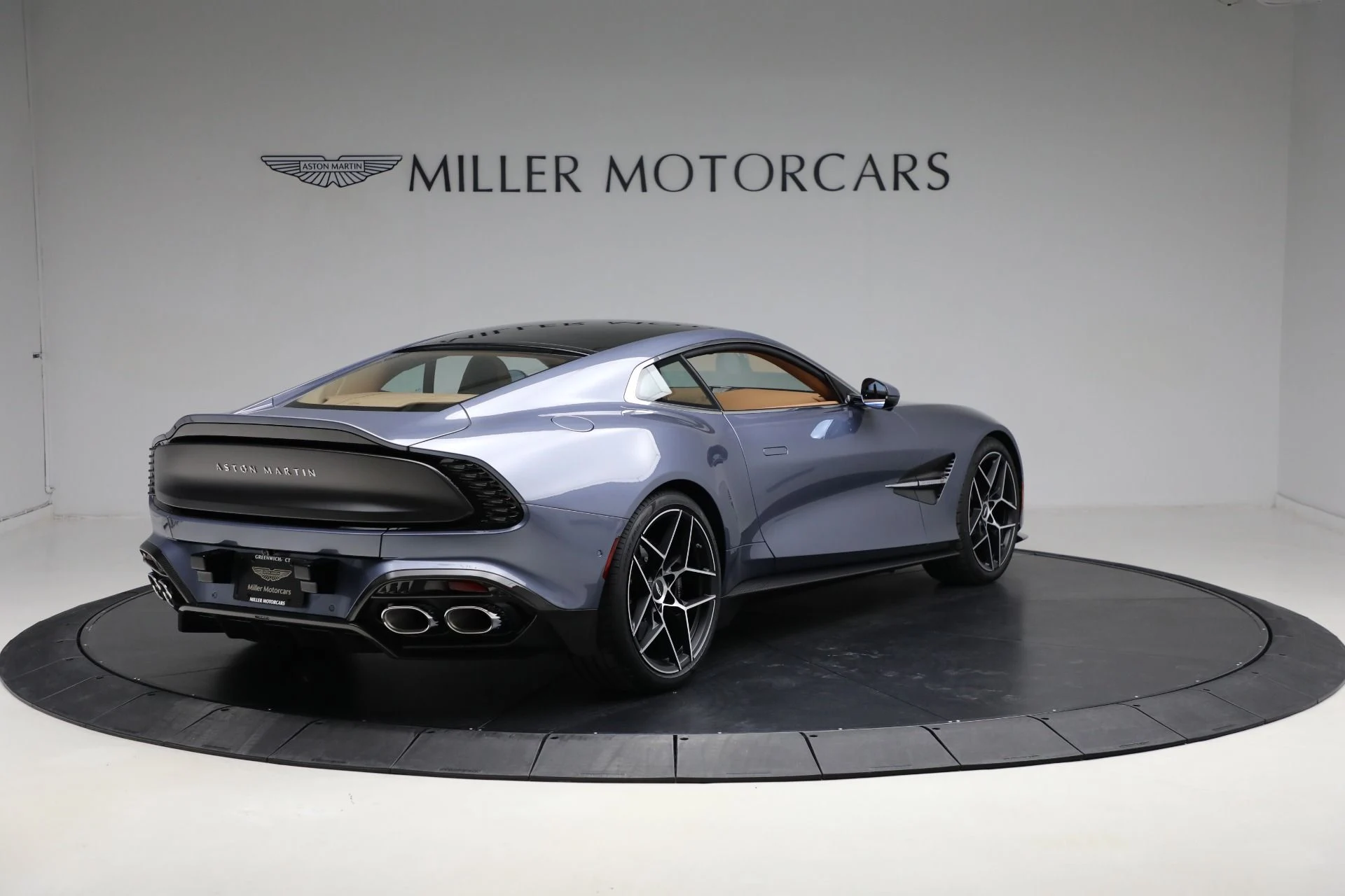 mph007_1141456763_New_2025_Aston_Martin_Vanquish_1738262255_38da64d030