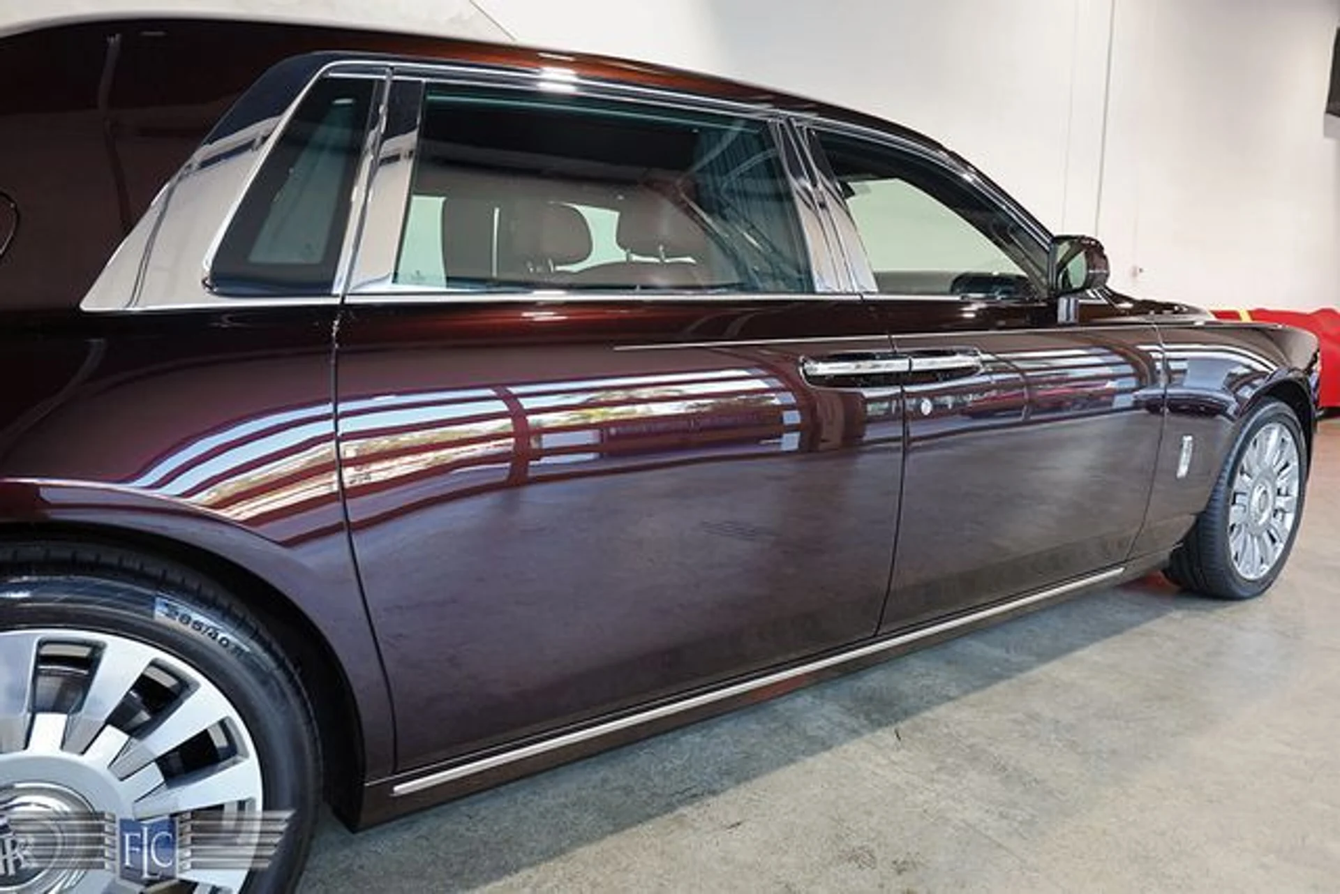 mph007_1145730801_used_2018_rolls_royce_phantom_extendedwheelbasesedan_9689_23067531_12_640_b94a285e70