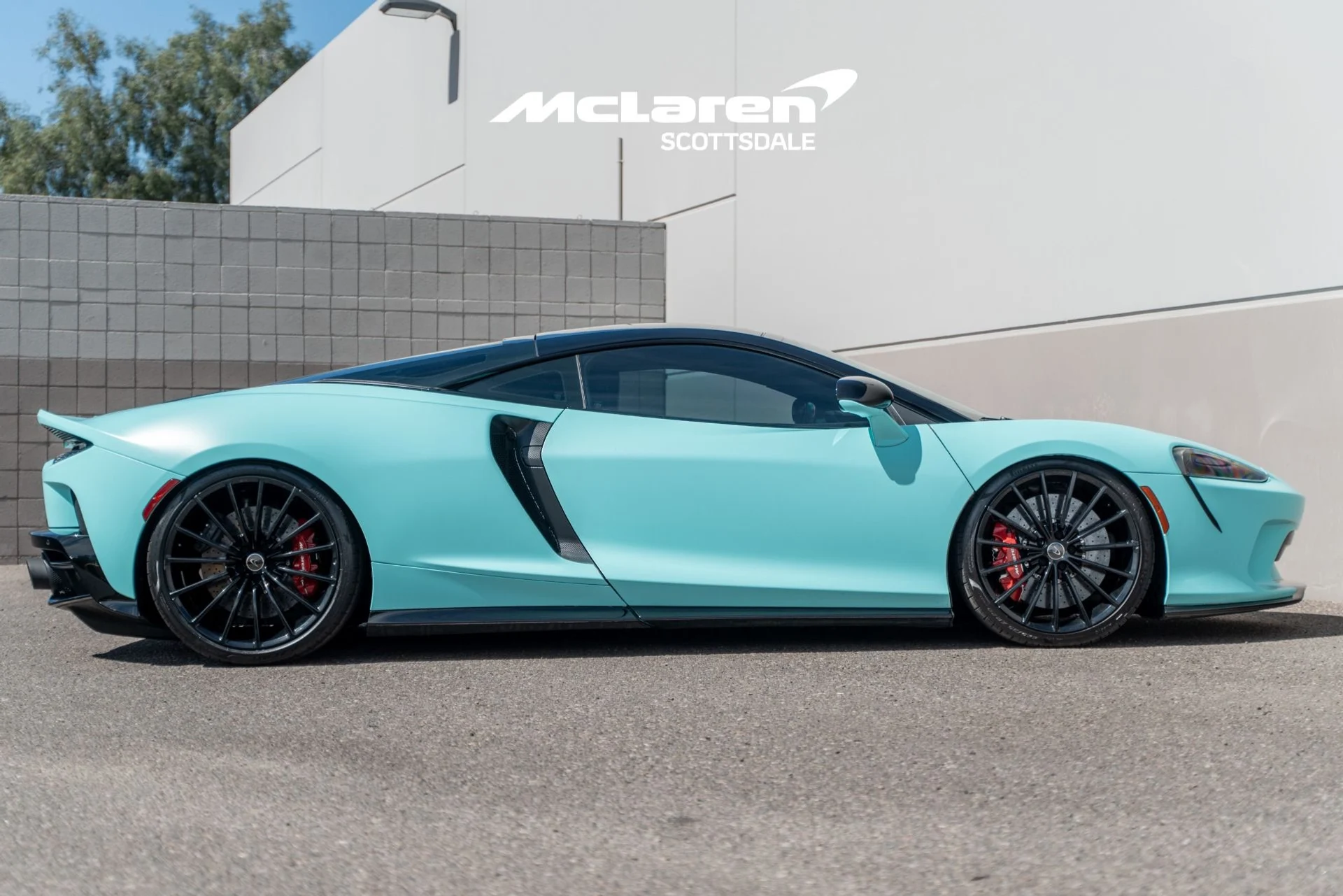 mph007_1147540882_Used_2022_MCLAREN_GT_PIONEER_DESIGN_1773030468_3fed28765e